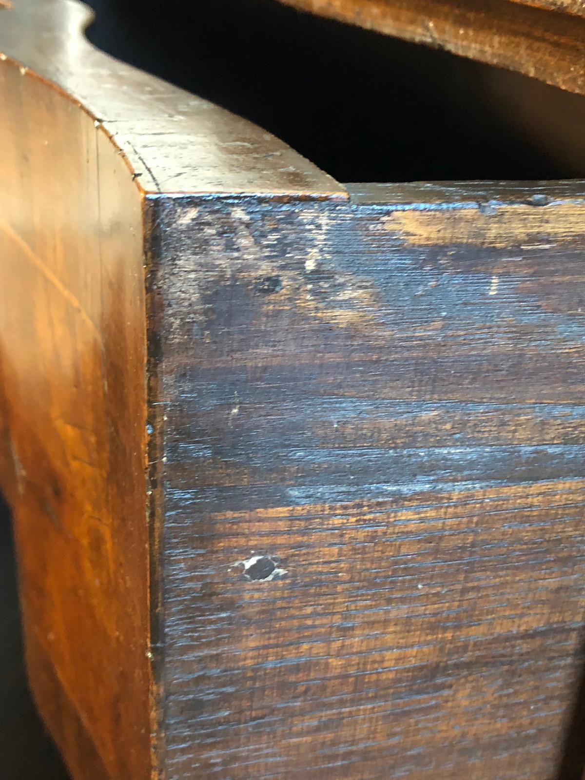 Small Italian 19th century Rococo Style Commode in vendita 8