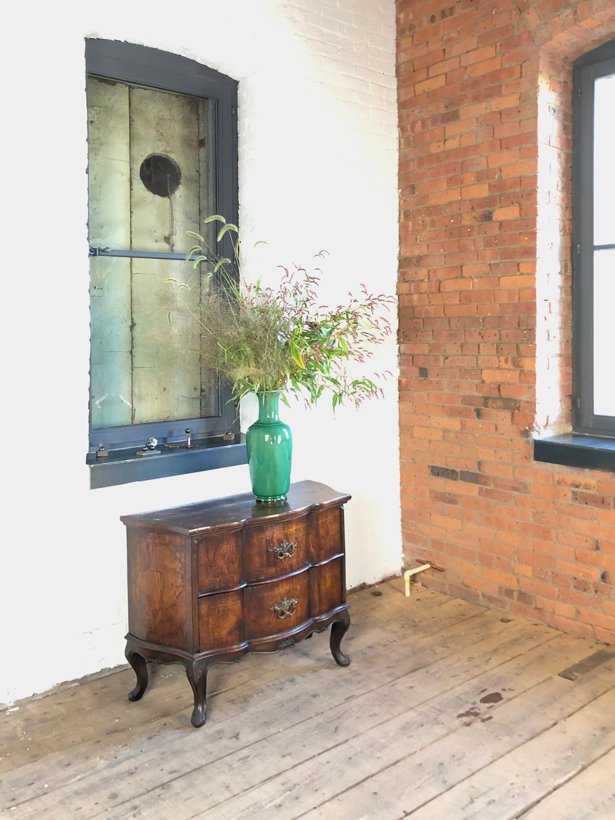 Noce Small Italian 19th century Rococo Style Commode in vendita