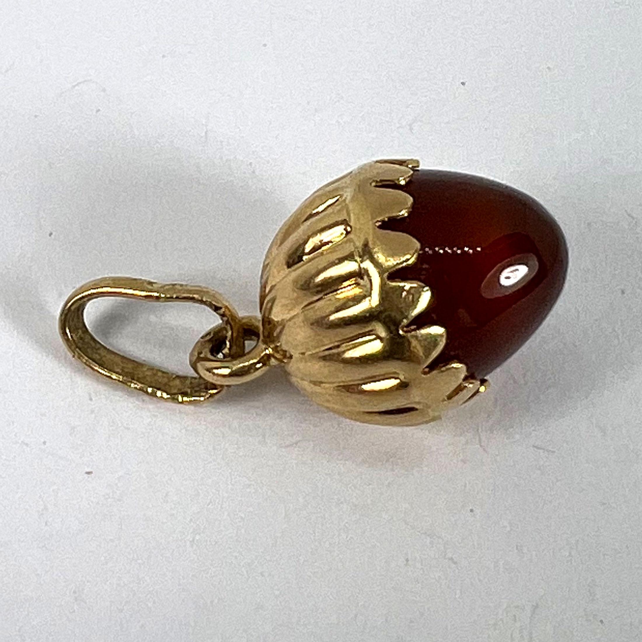 Petit pendentif en or jaune 18K avec breloques en cornaline et calcédoine en vente 6