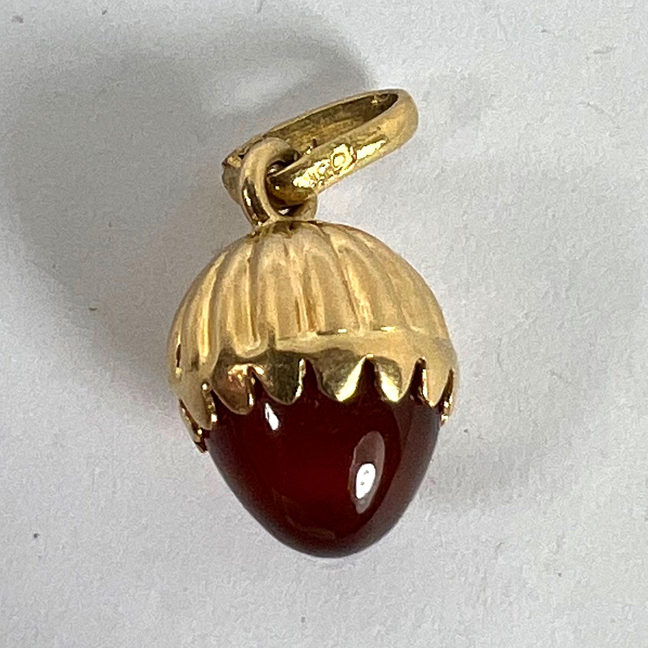 Petit pendentif en or jaune 18K avec breloques en cornaline et calcédoine en vente 7