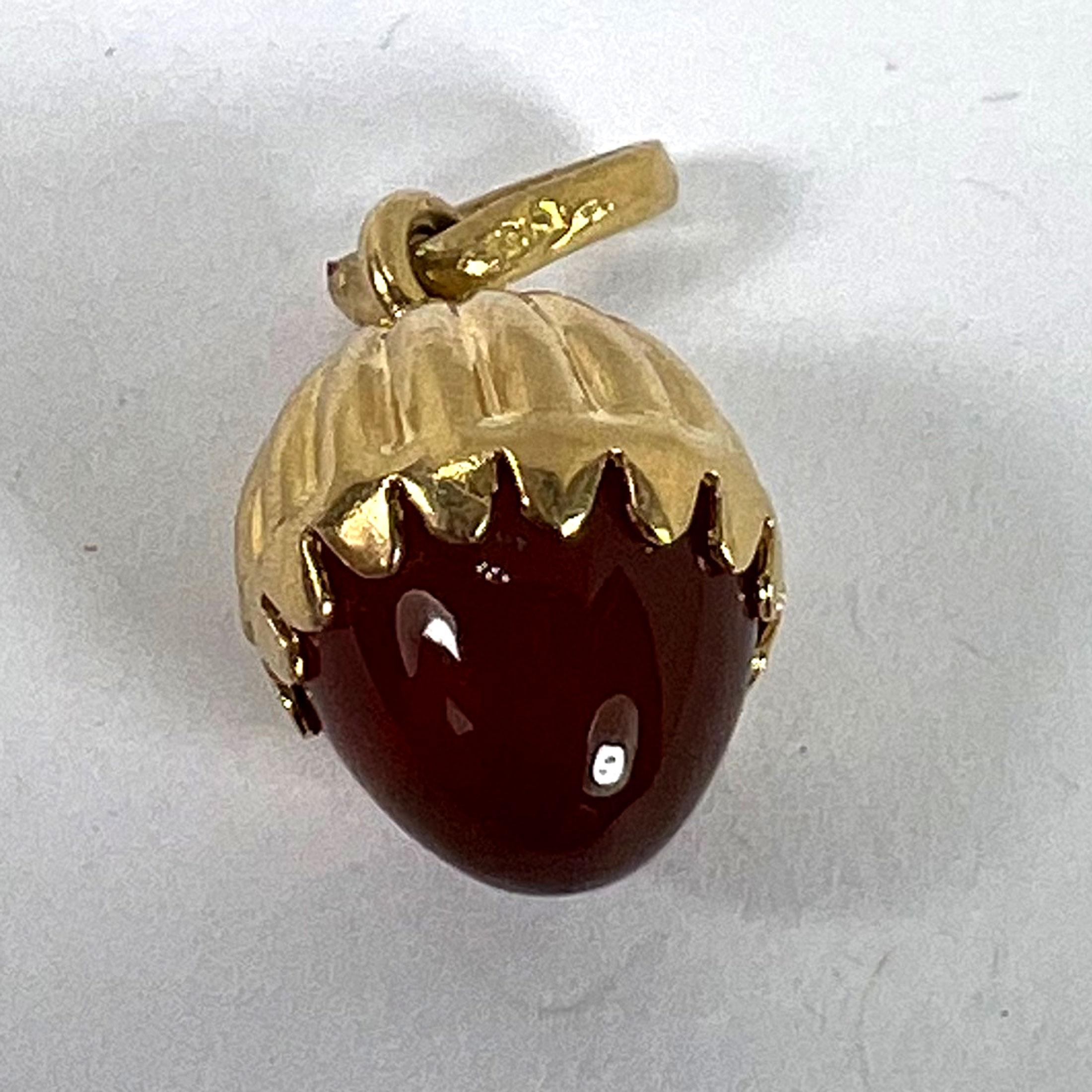 Petit pendentif en or jaune 18K avec breloques en cornaline et calcédoine en vente 8
