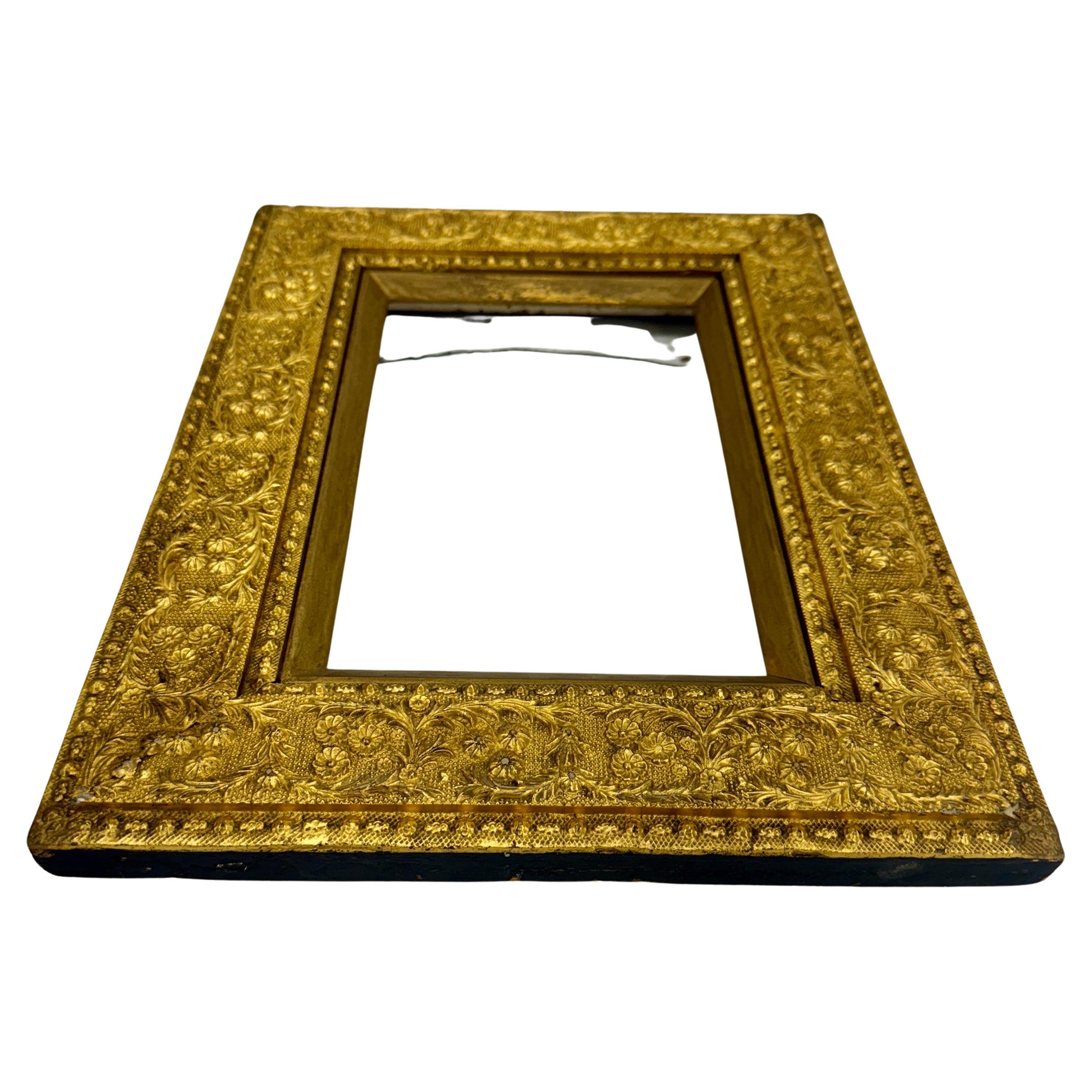 Bois doré Petit cadre rectangulaire doré italien ancien du 19ème siècle en vente