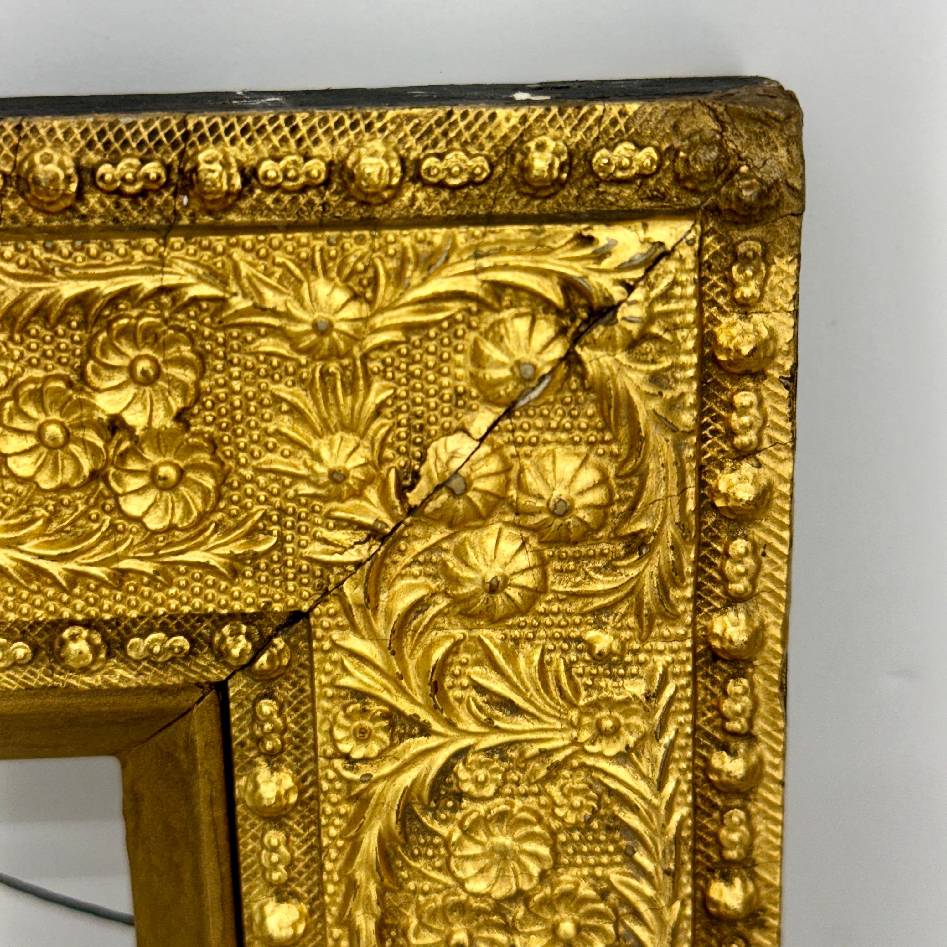 Petit cadre rectangulaire doré italien ancien du 19ème siècle en vente 2
