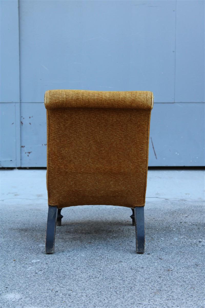 Italienischer Sessel aus gelbem Stoff mit Holzfüßen im Carlo Mollino-Stil im Angebot 4