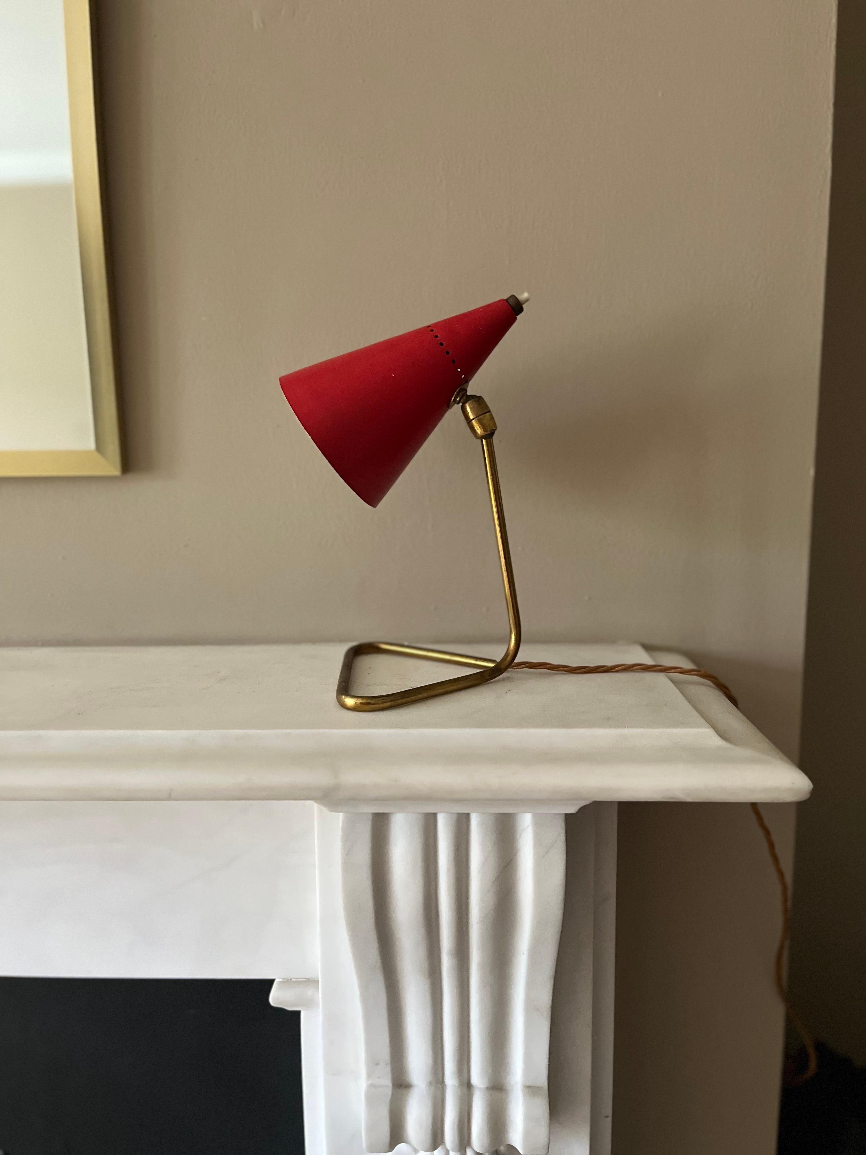 20th Century Small Italian desk lamp attributed to Ostuni for O’Luce