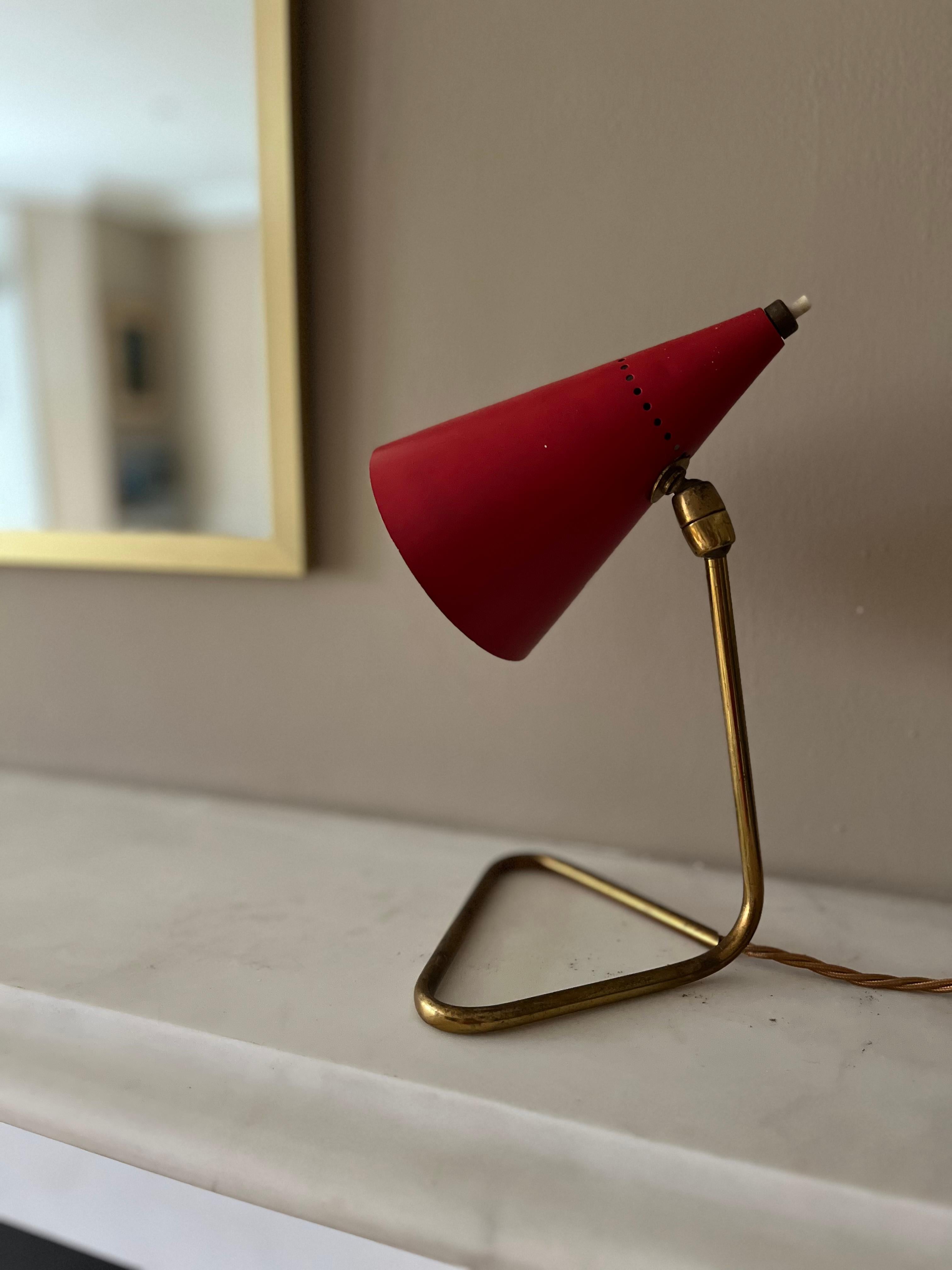 Brass Small Italian desk lamp attributed to Ostuni for O’Luce