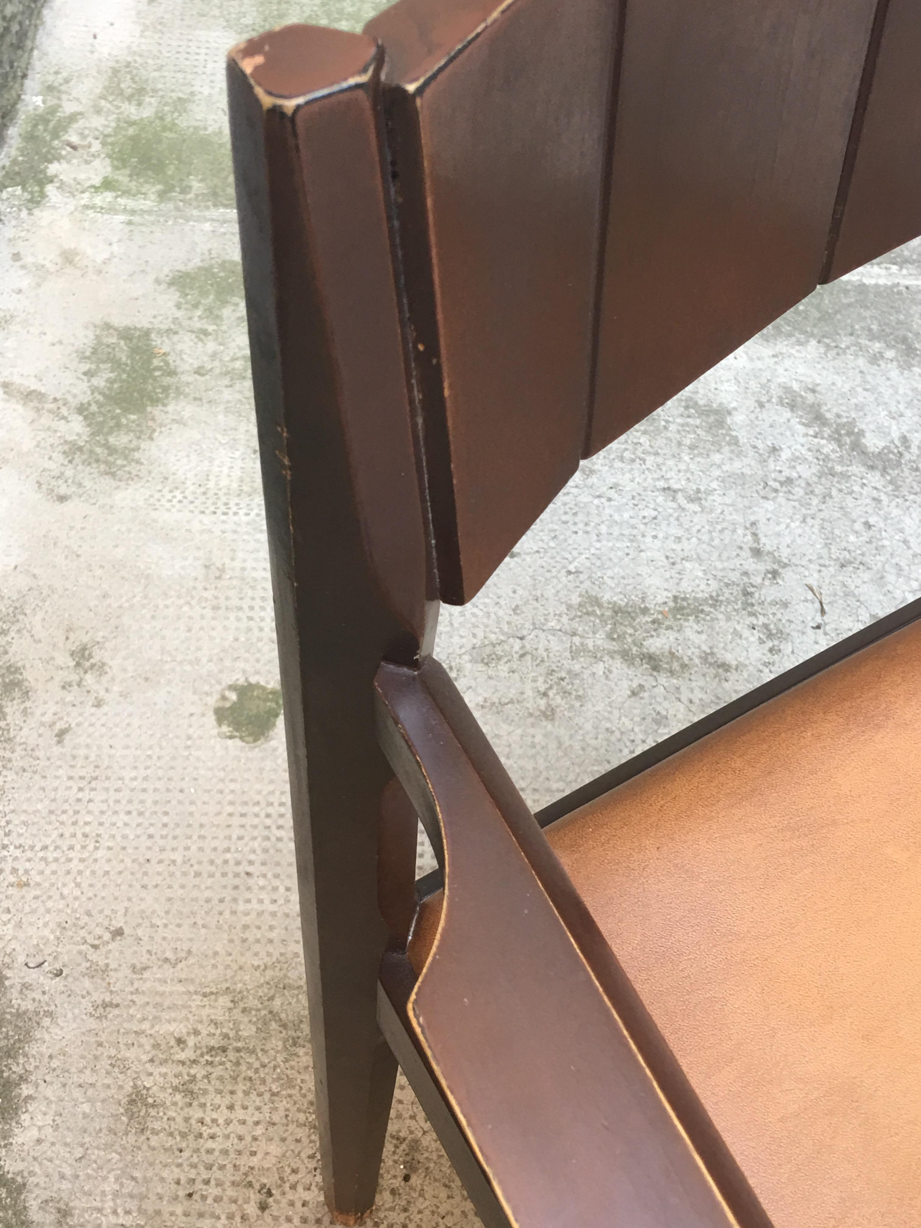 Small Italian Desk with Matching Chair - 60's - Vittorio Dassi -  Set of 2 For Sale 3