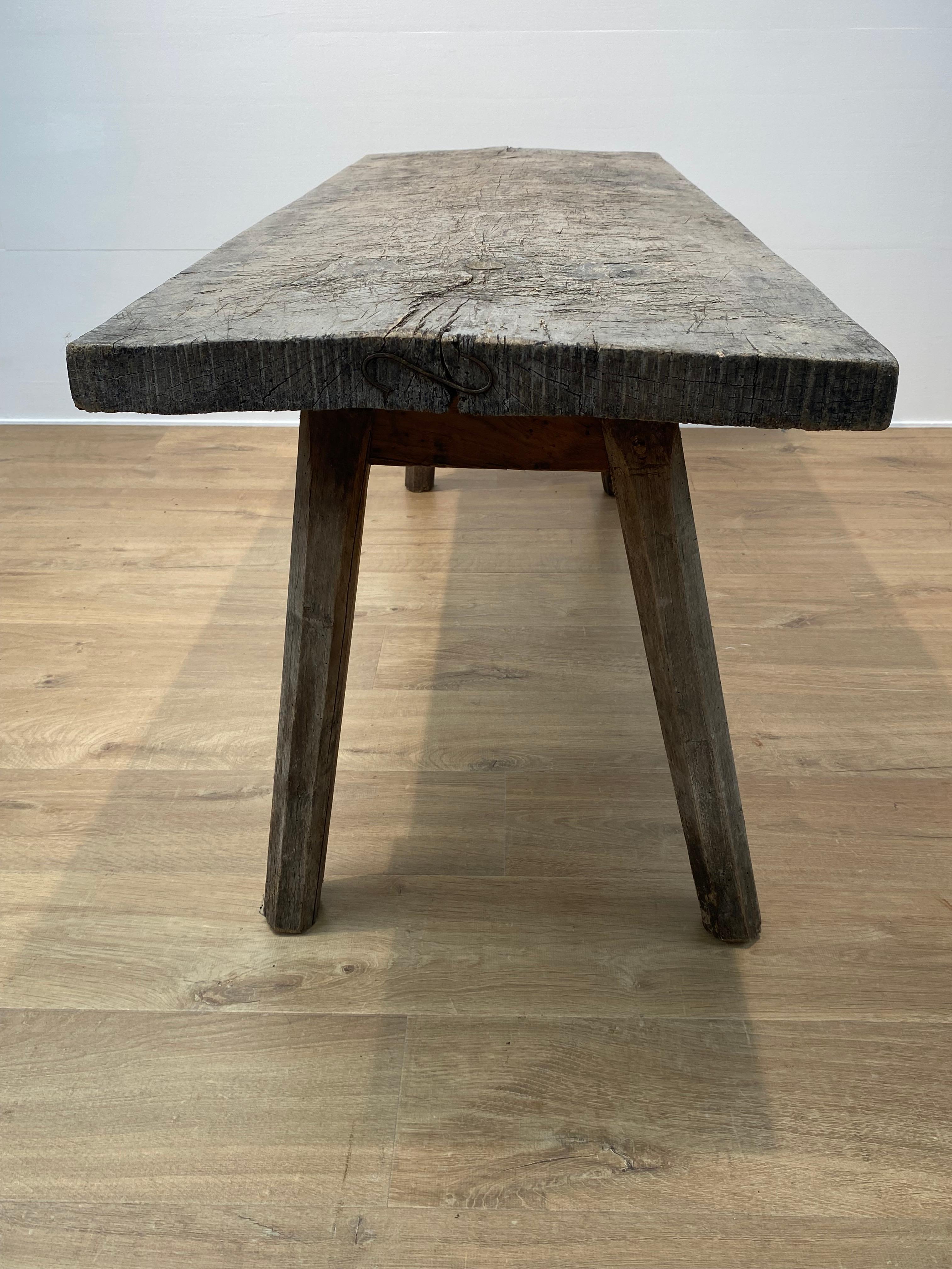 Petite table de ferme italienne en vente 3