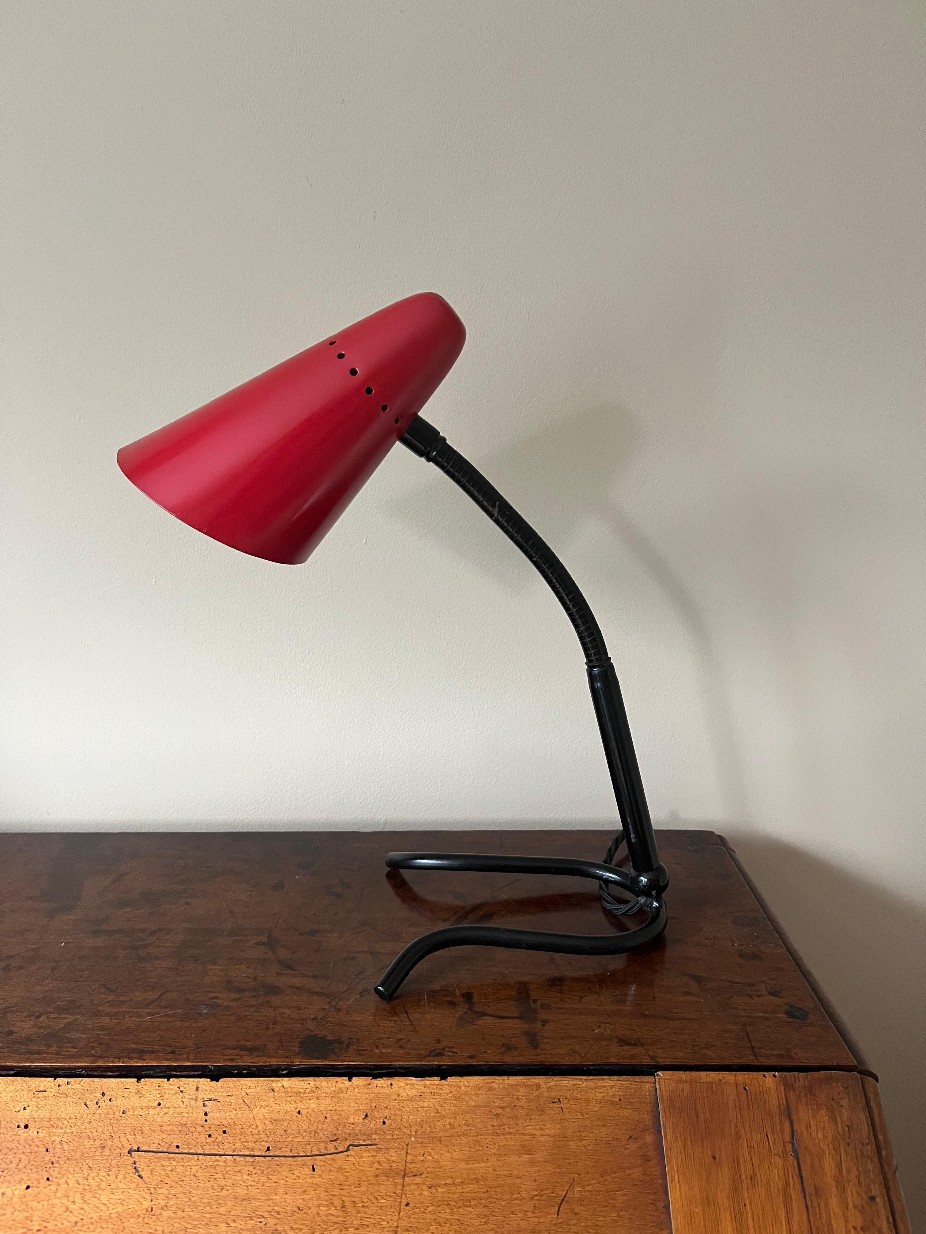 Petite lampe de bureau italienne flexible  en vente 4