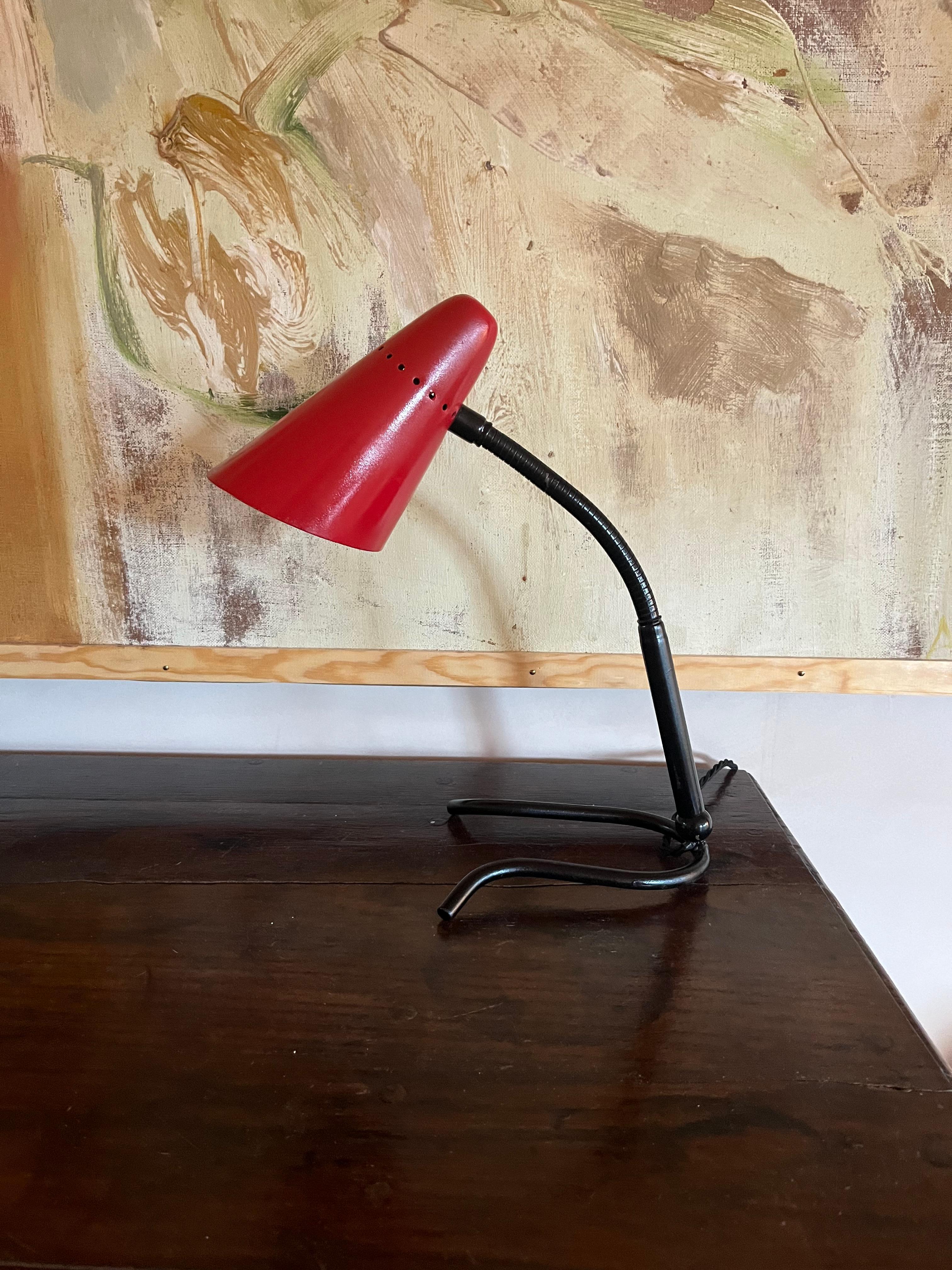 Mid-Century Modern Small Italian flexible desk lamp  For Sale