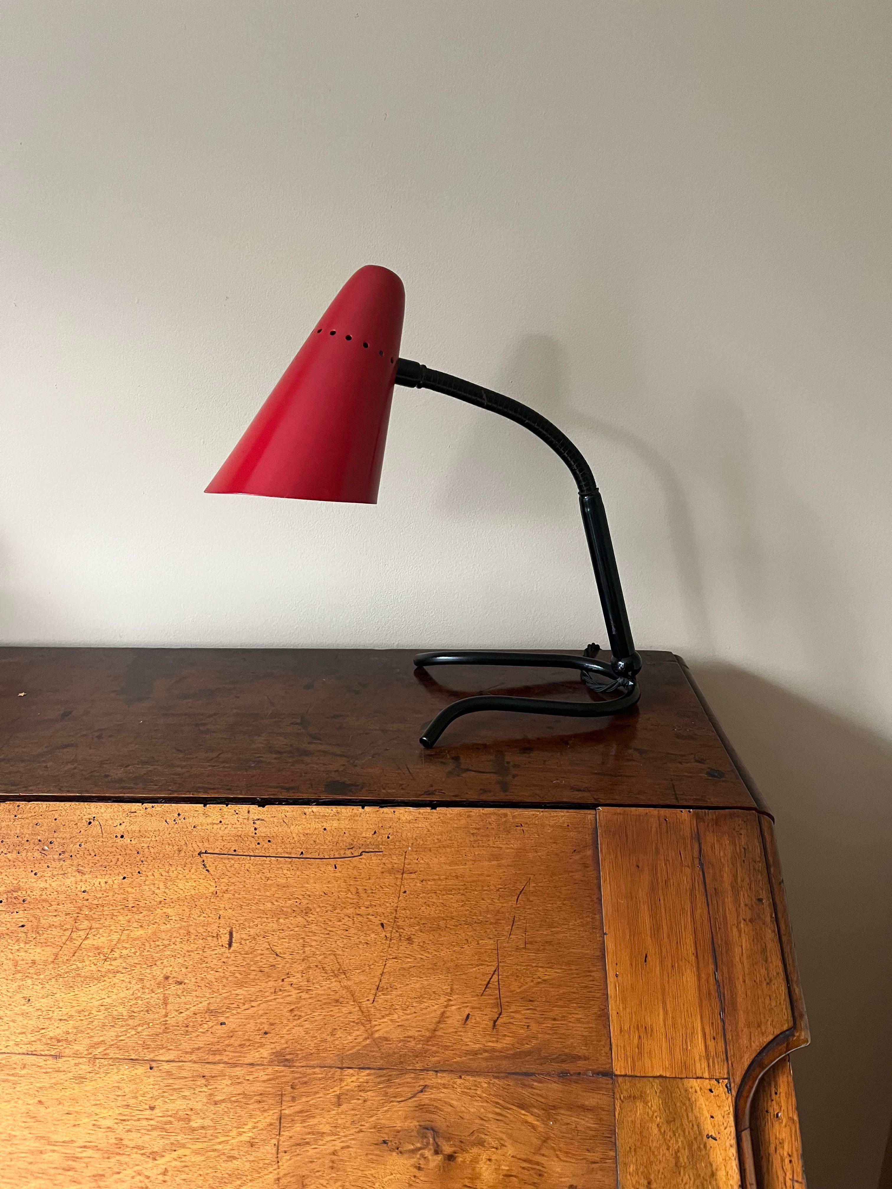 Petite lampe de bureau italienne flexible  en vente 2