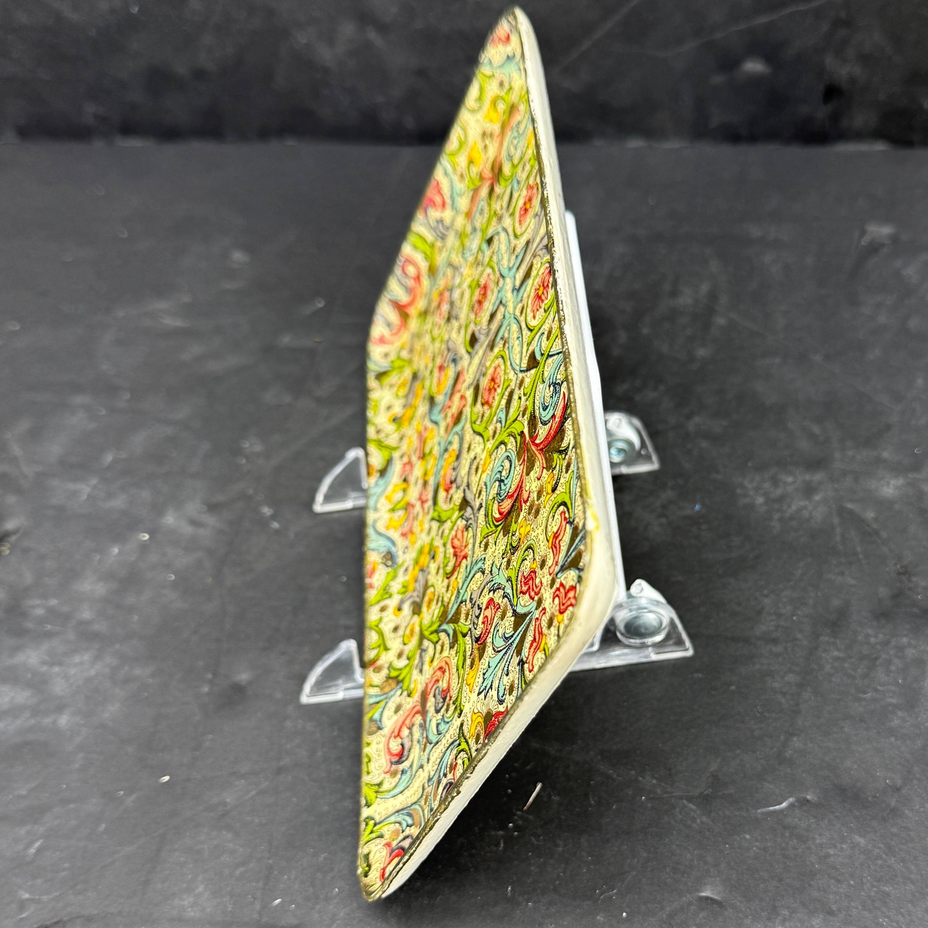 Italiano Piccolo vassoio per vanità in legno dipinto in stile italiano Florentine in vendita