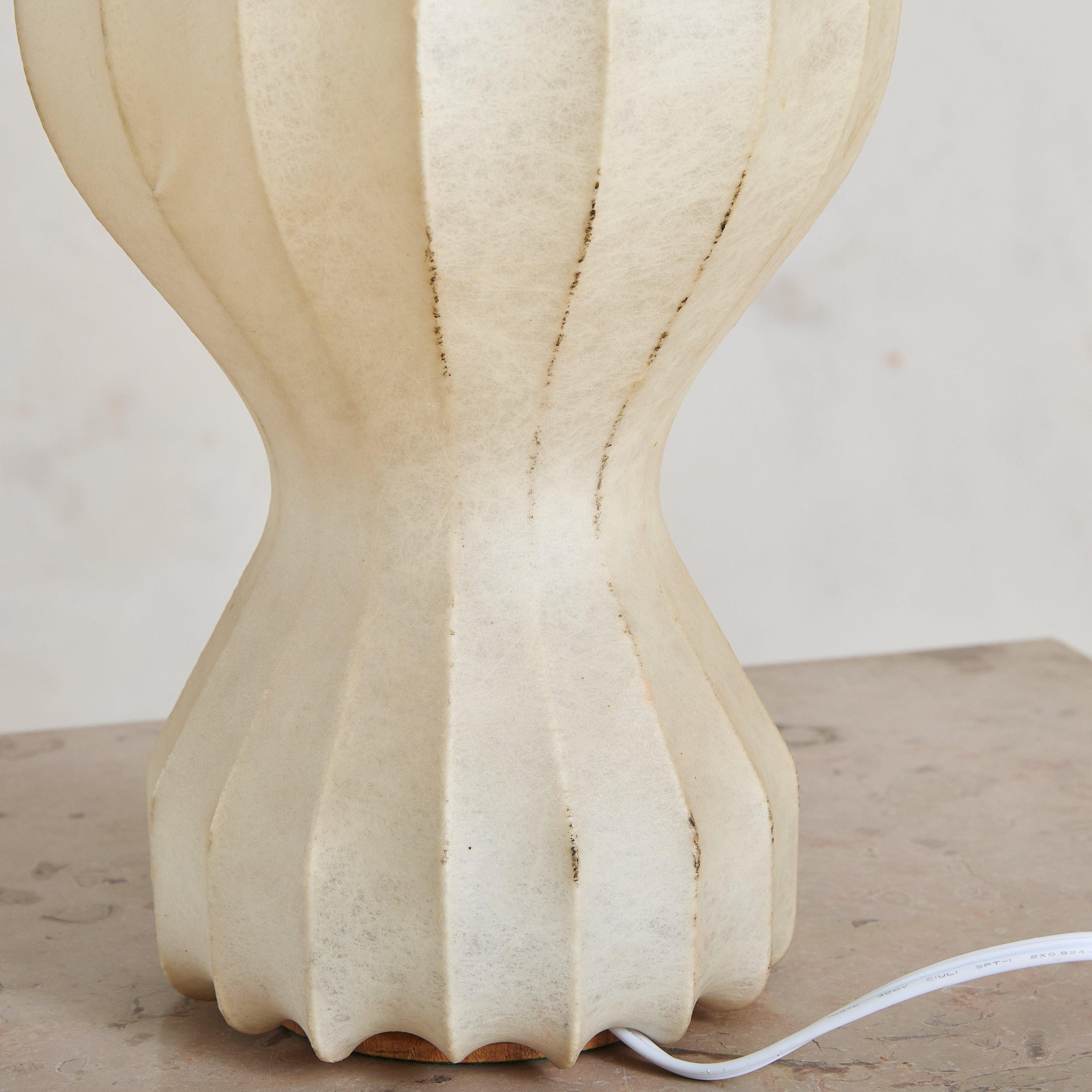 Mid-20th Century Small Italian ‘Gatto’ Cocoon Table Lamp 02 by Achille & Pier Giacomo Castiglioni For Sale