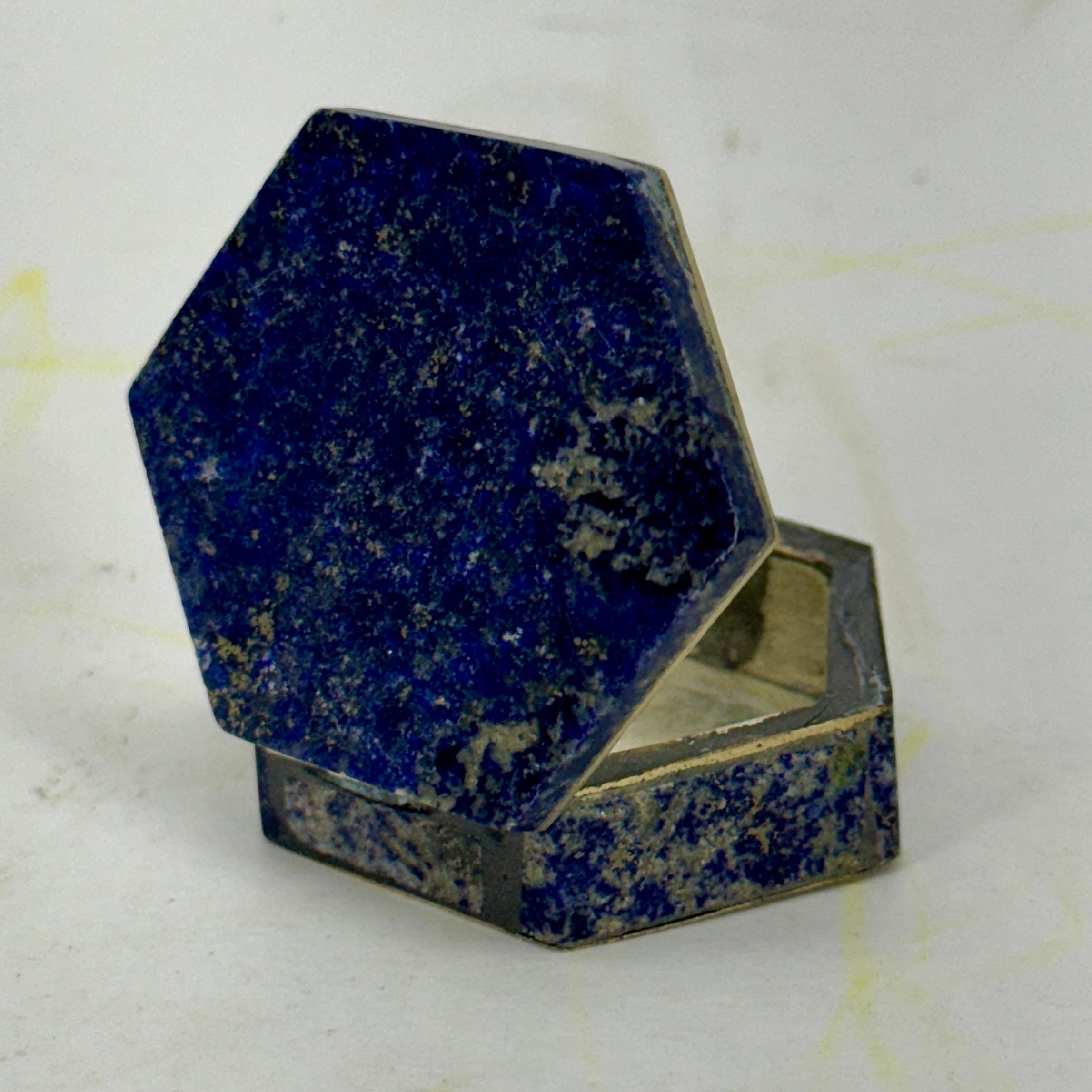 Small Italian Hexagon Blue Lapis Lazuli Pill Trinket Box  In Good Condition In Haddonfield, NJ