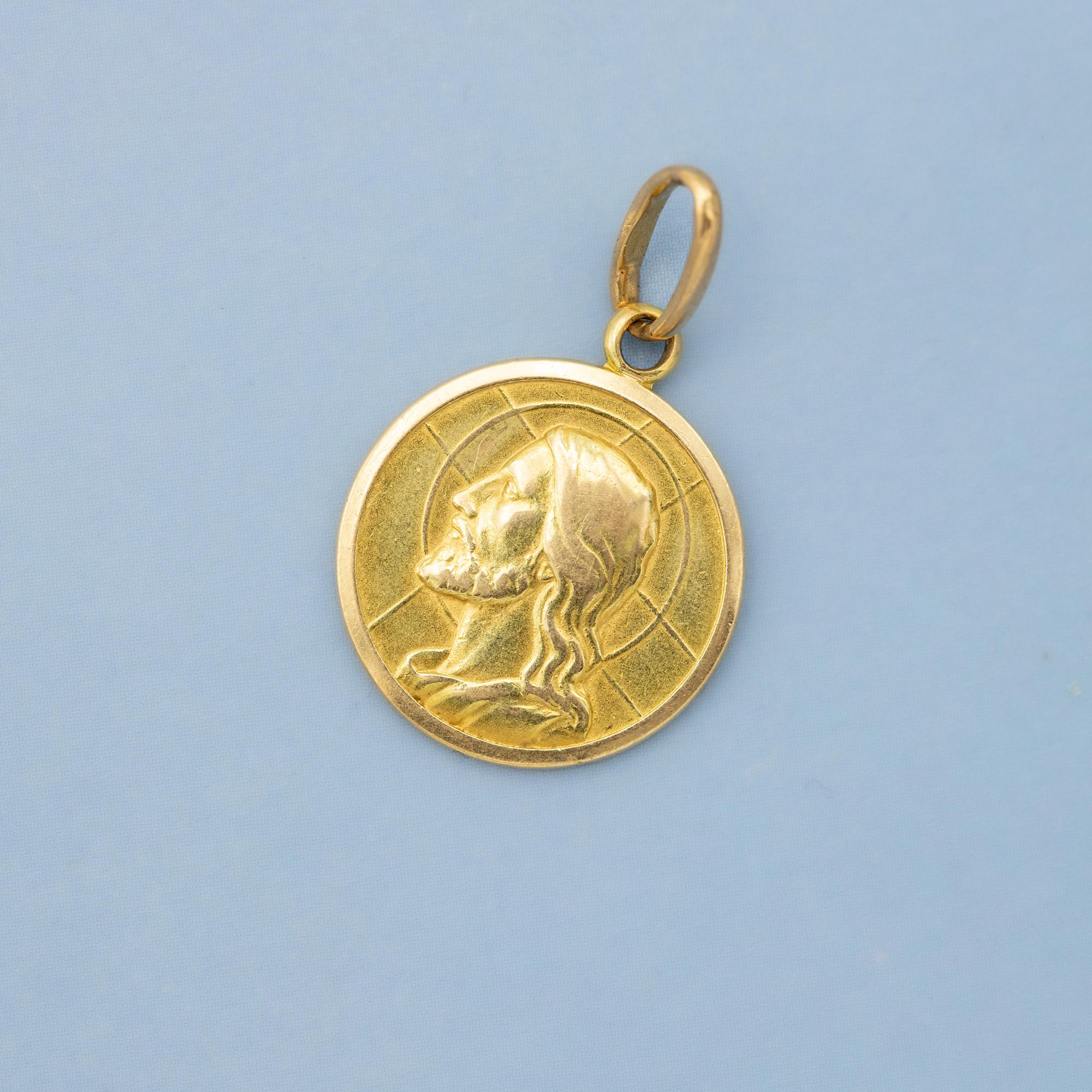 Retro small Italian Jesus medal pendant - 18 Karat solid yellow gold Christmas charm