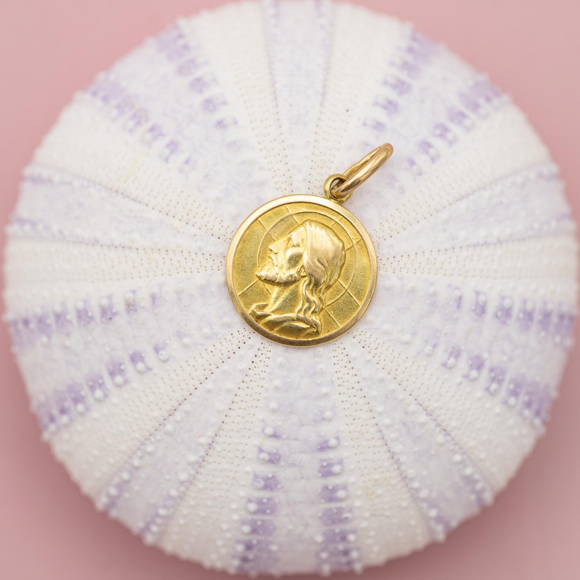 Women's or Men's small Italian Jesus medal pendant - 18 Karat solid yellow gold Christmas charm