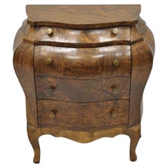 Pequeño joyero italiano Madera de olivo Burl Comoda francesa estilo Luis XV Bombe