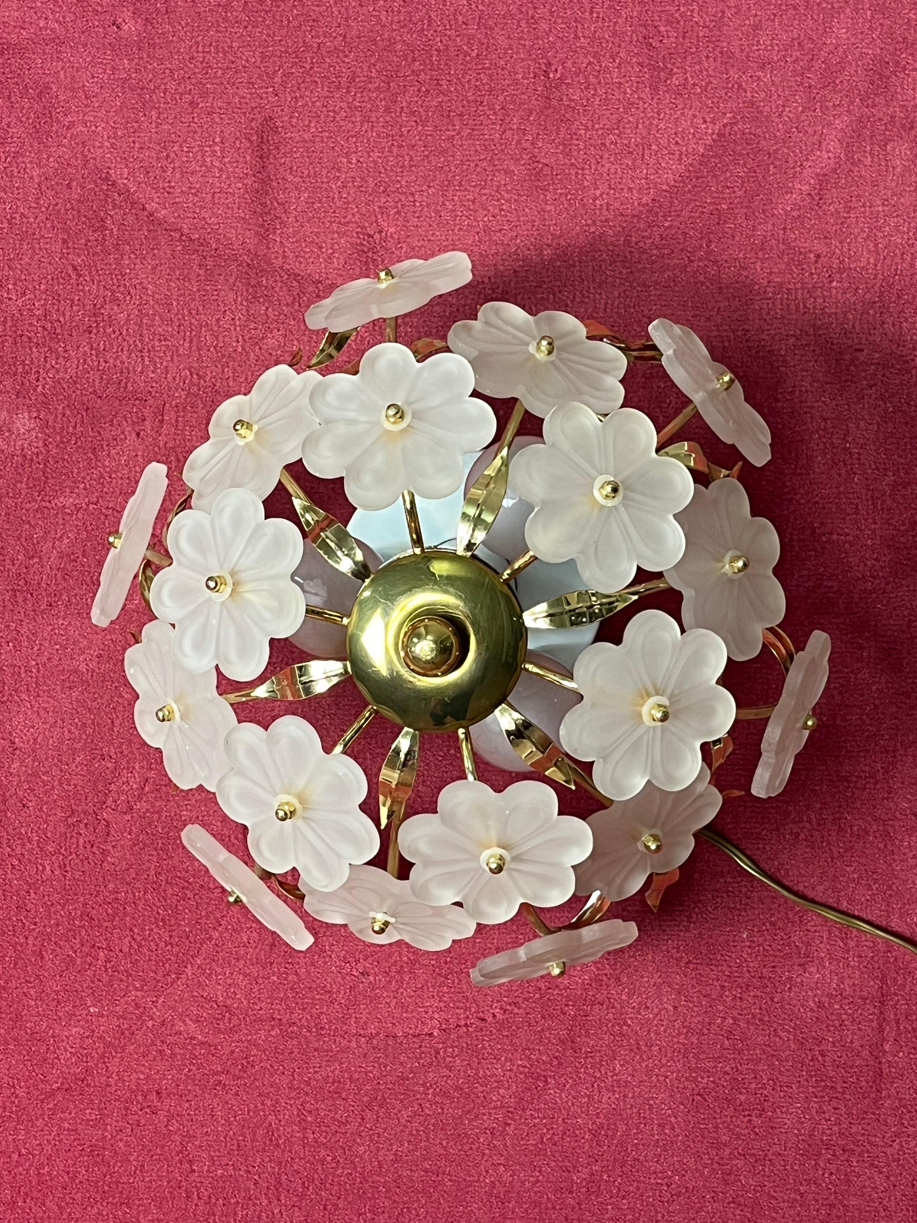 Small Italian Mid-Century 3-Light Murano Glass Ceiling Lamp, 1960s In Good Condition For Sale In Palermo, IT