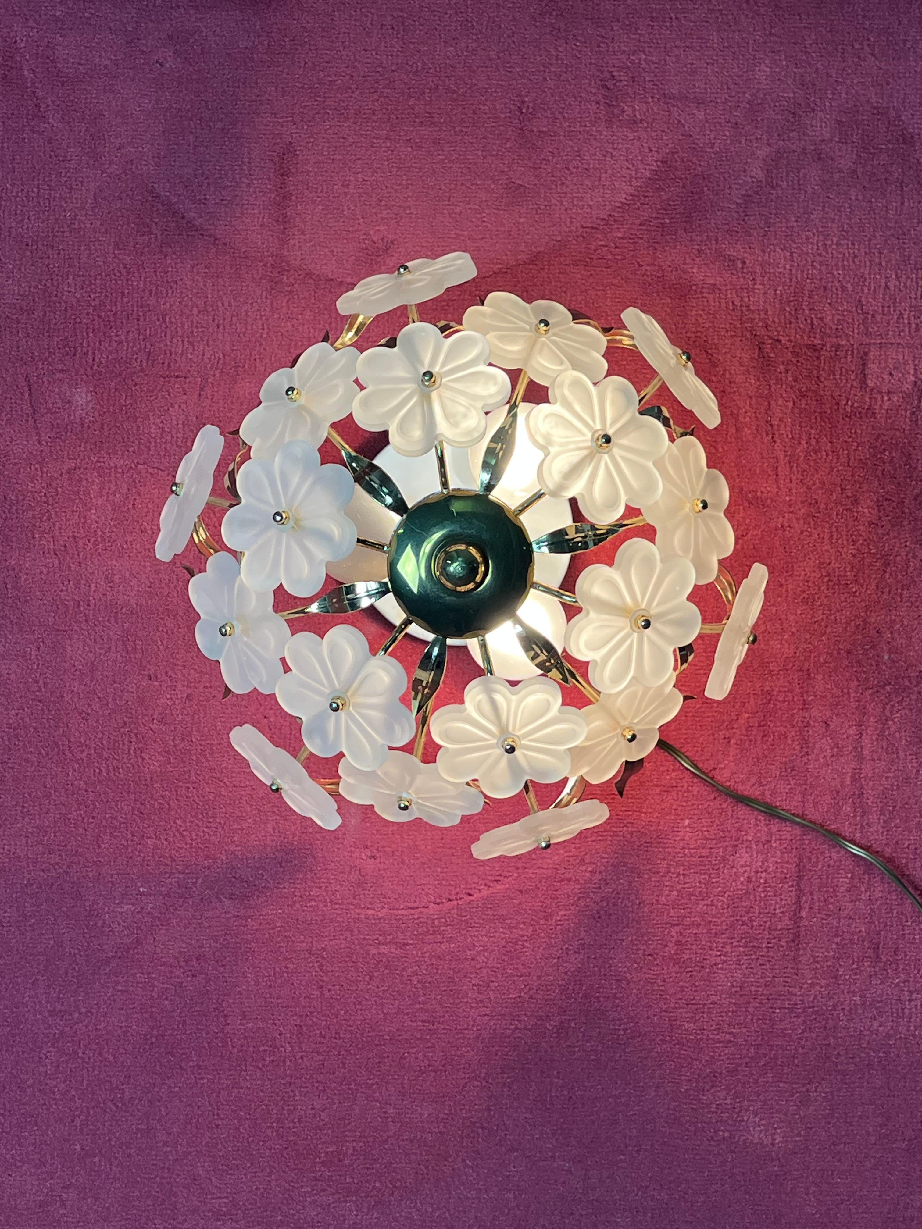 Small Italian Mid-Century 3-Light Murano Glass Ceiling Lamp, 1960s For Sale 1