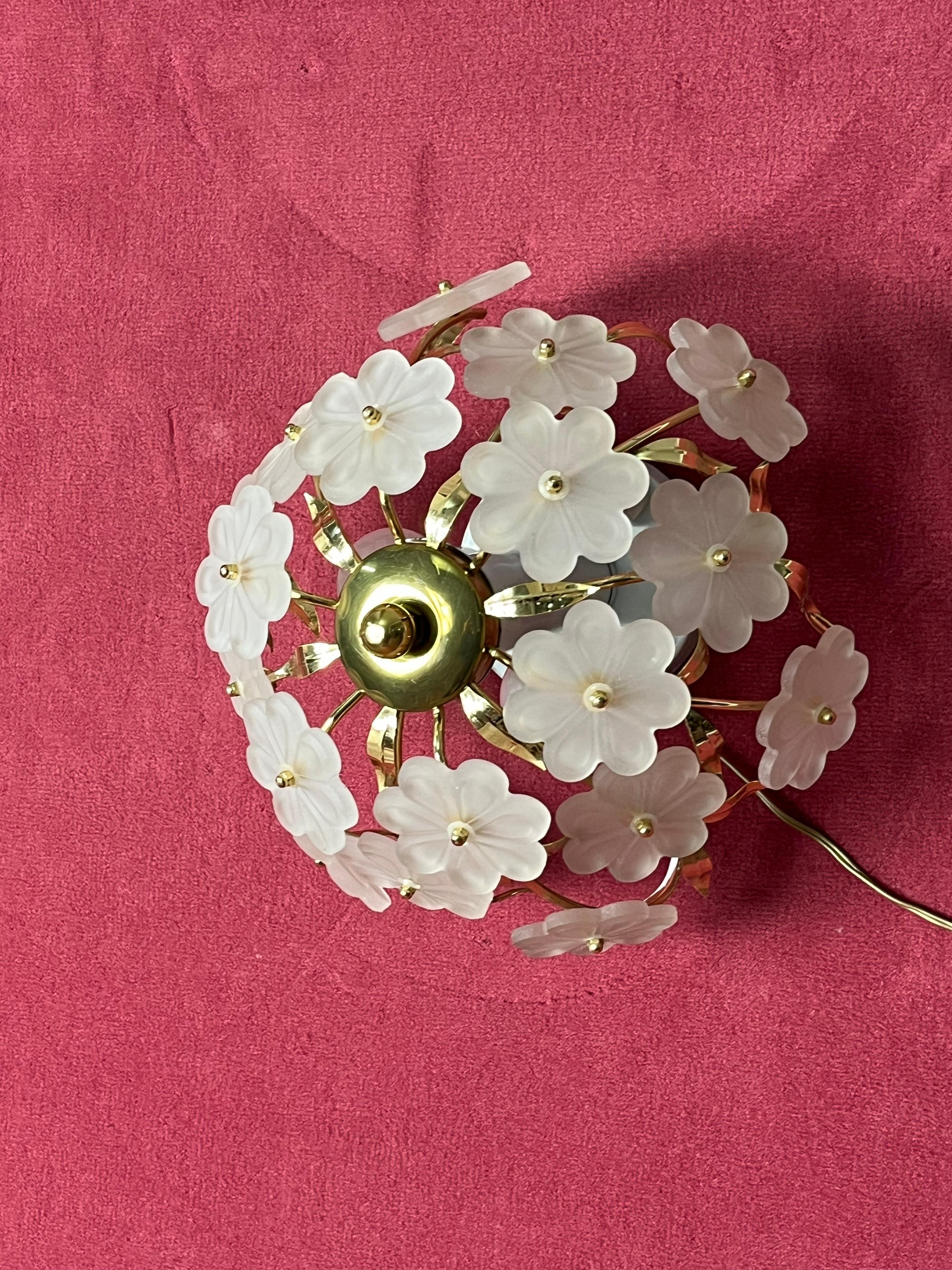 Small Italian Mid-Century 3-Light Murano Glass Ceiling Lamp, 1960s For Sale 3