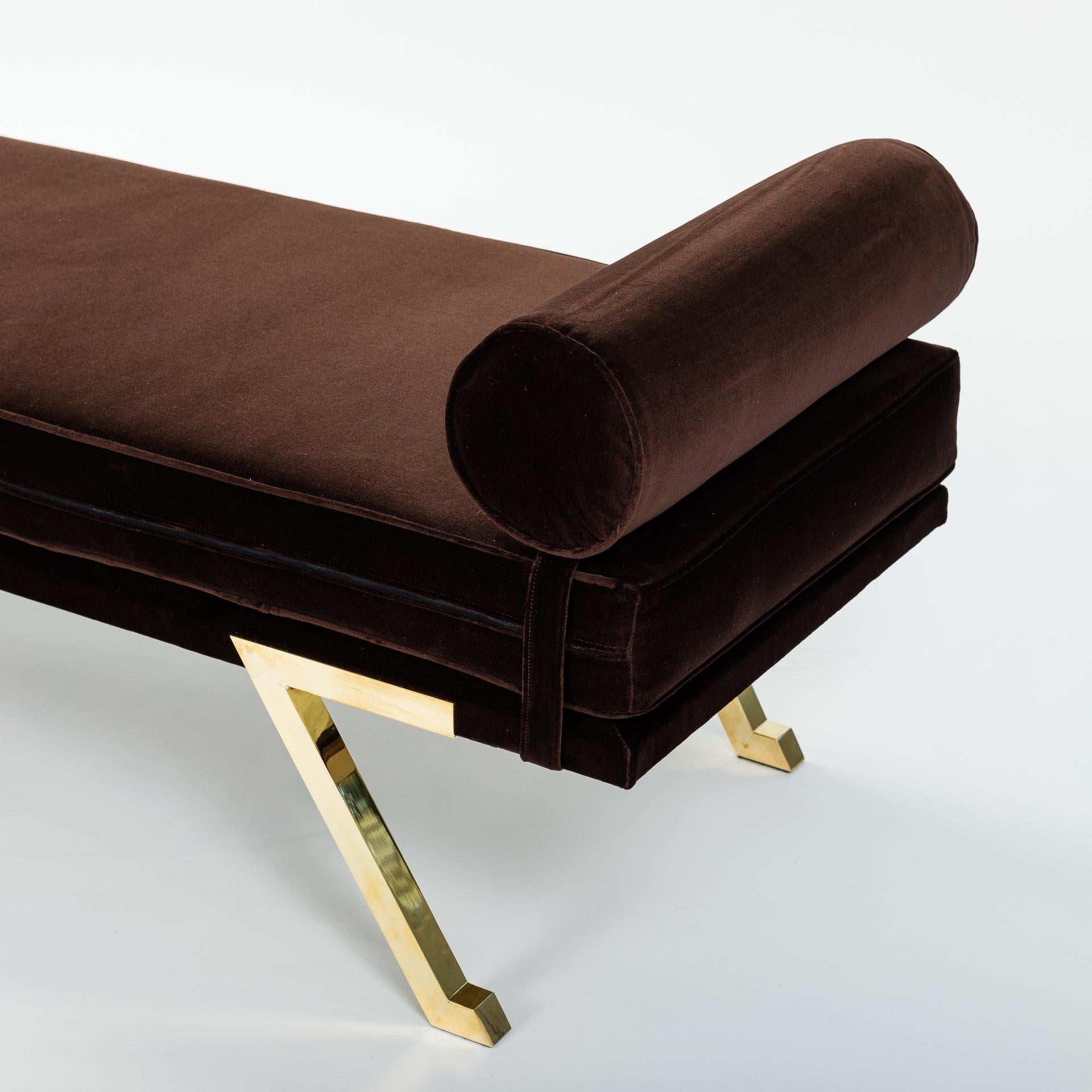 Italian Mid-Century Daybed / Bench Brass Legs, Chocolate Brown Velvet 1970s For Sale 4