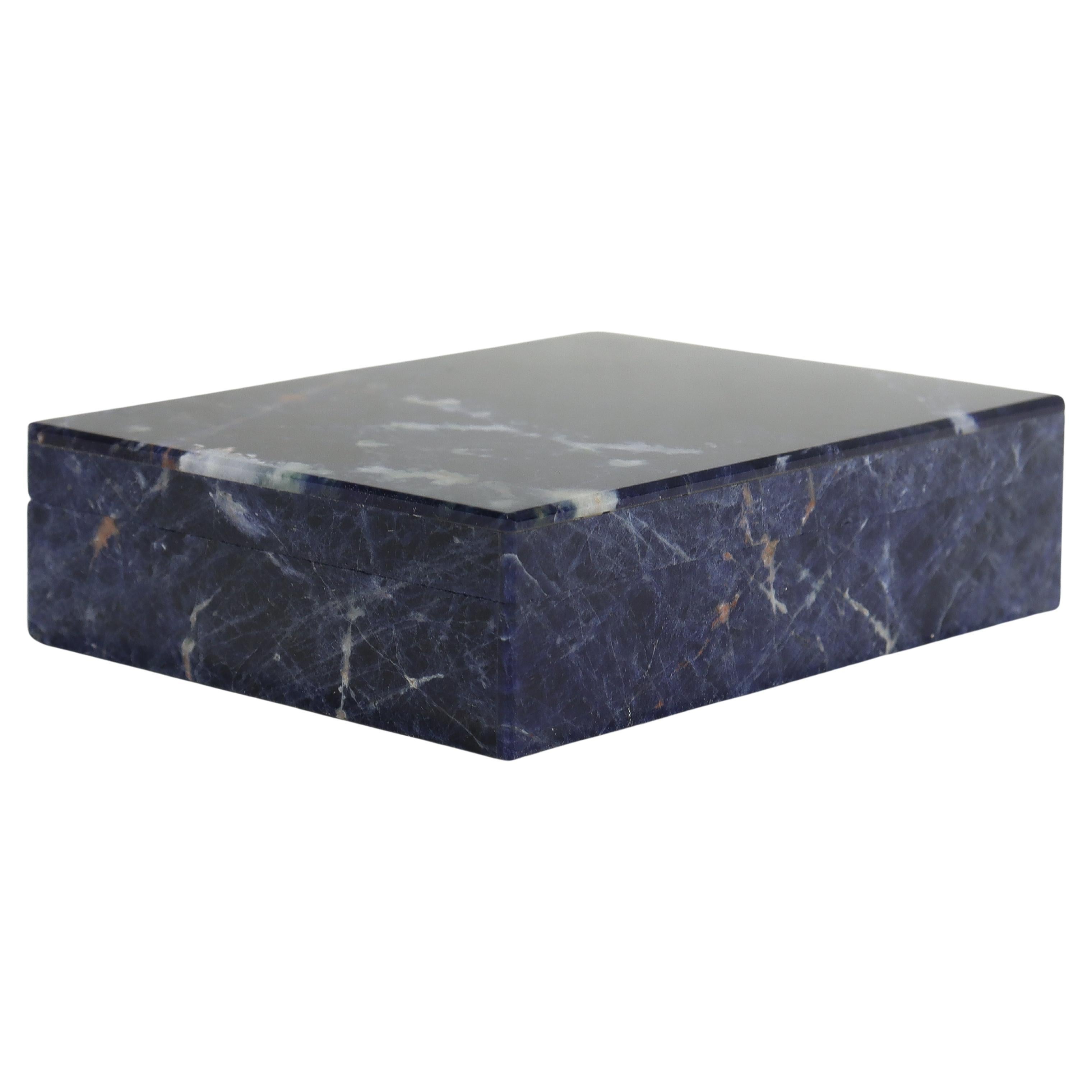 Kleine italienische Mid-Century Modern Lapis & 800 Silber Kommode Box oder Tabelle Schatulle im Angebot