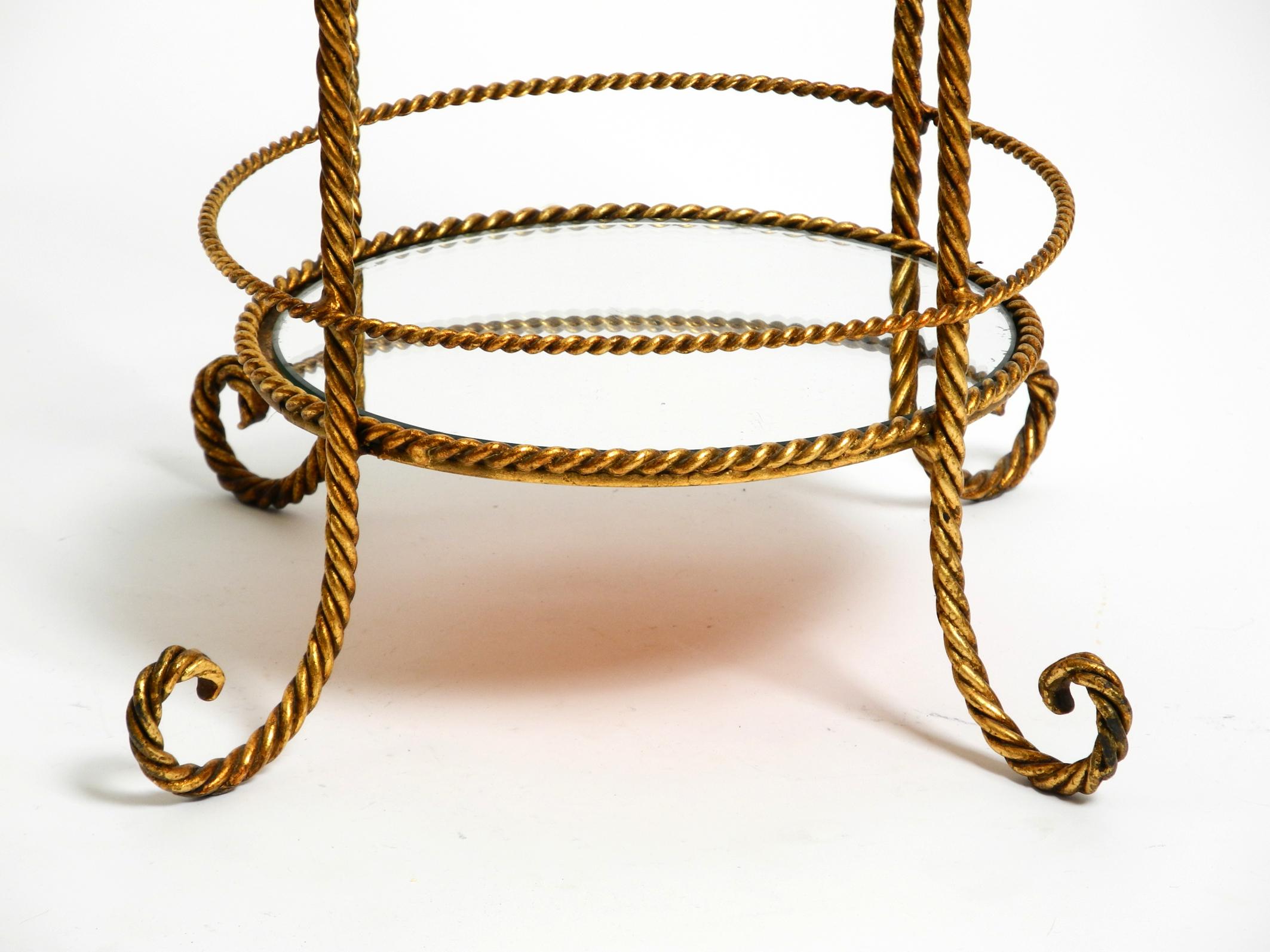 Small Italian Mid Century Regency side table made of gilded iron by Li Puma For Sale 1