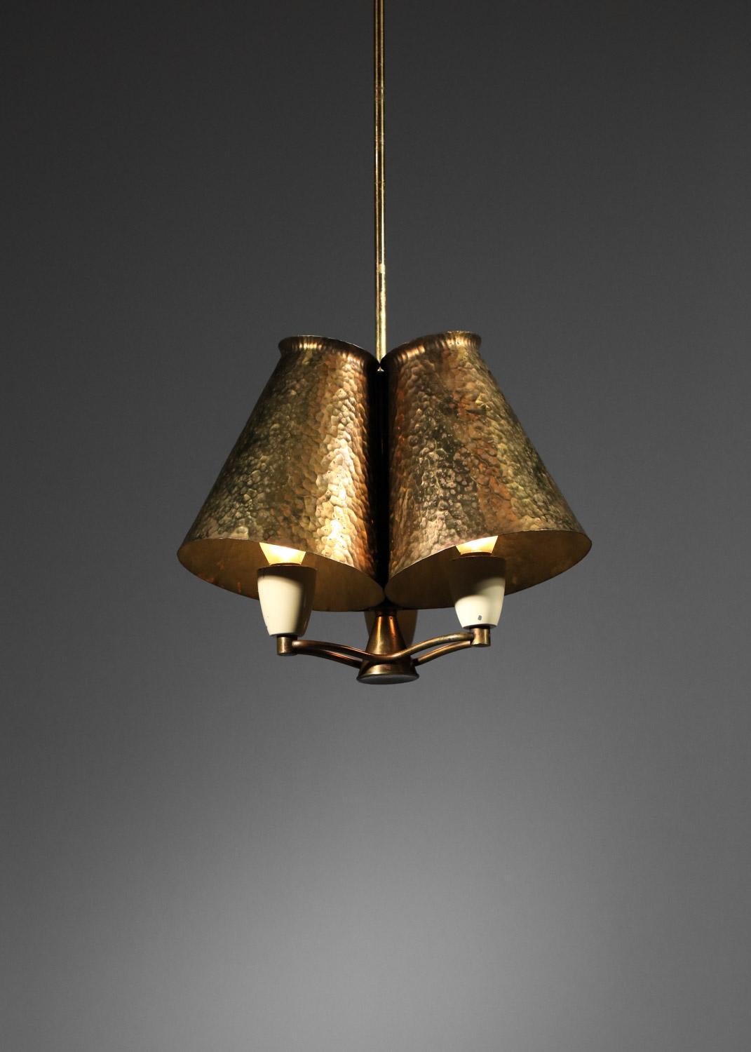 Small Italian pendant chandelier in brass-plated zinc from the 1950s For Sale 6