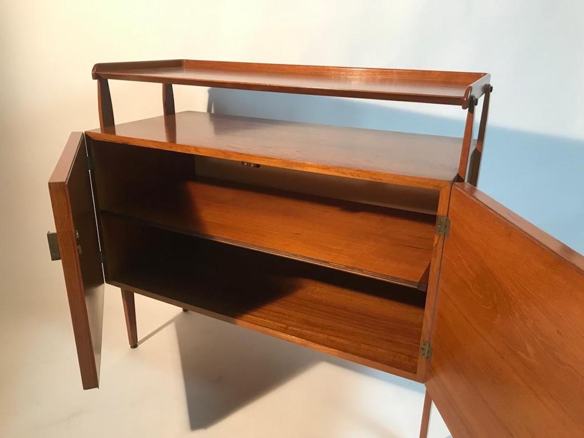  Small Italian sideboard from the 60s For Sale 11