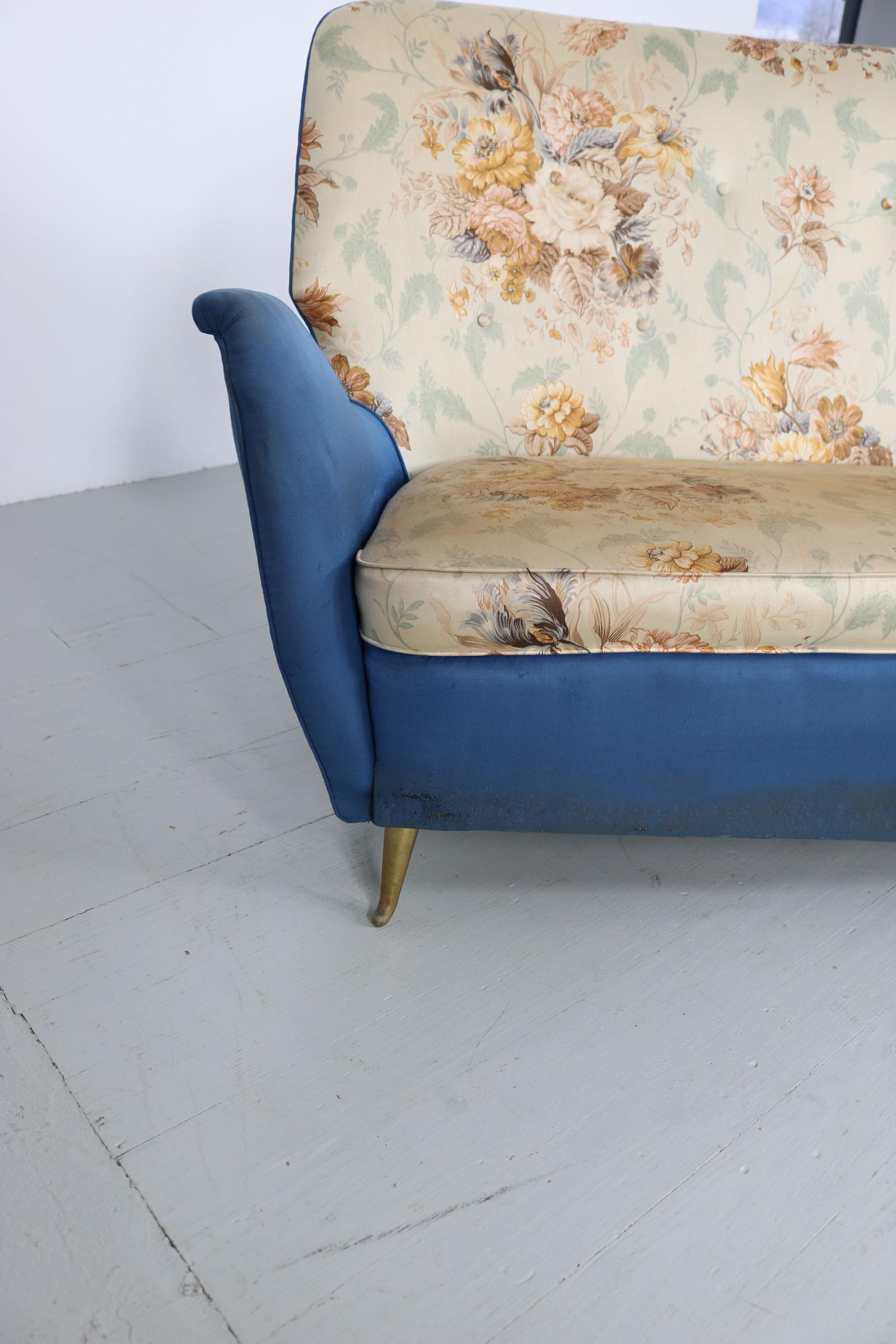 Fabric Small Italian Sofa Made in Italy in the 1950s by I.S.A. Bergamo For Sale