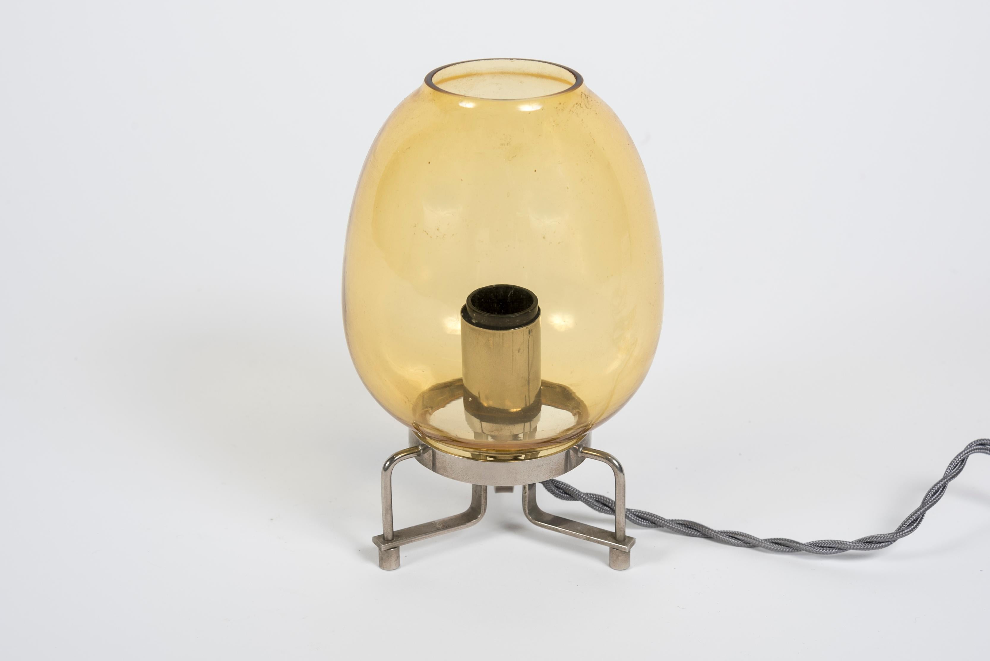 Milieu du XXe siècle Petite lampe de table italienne en vente