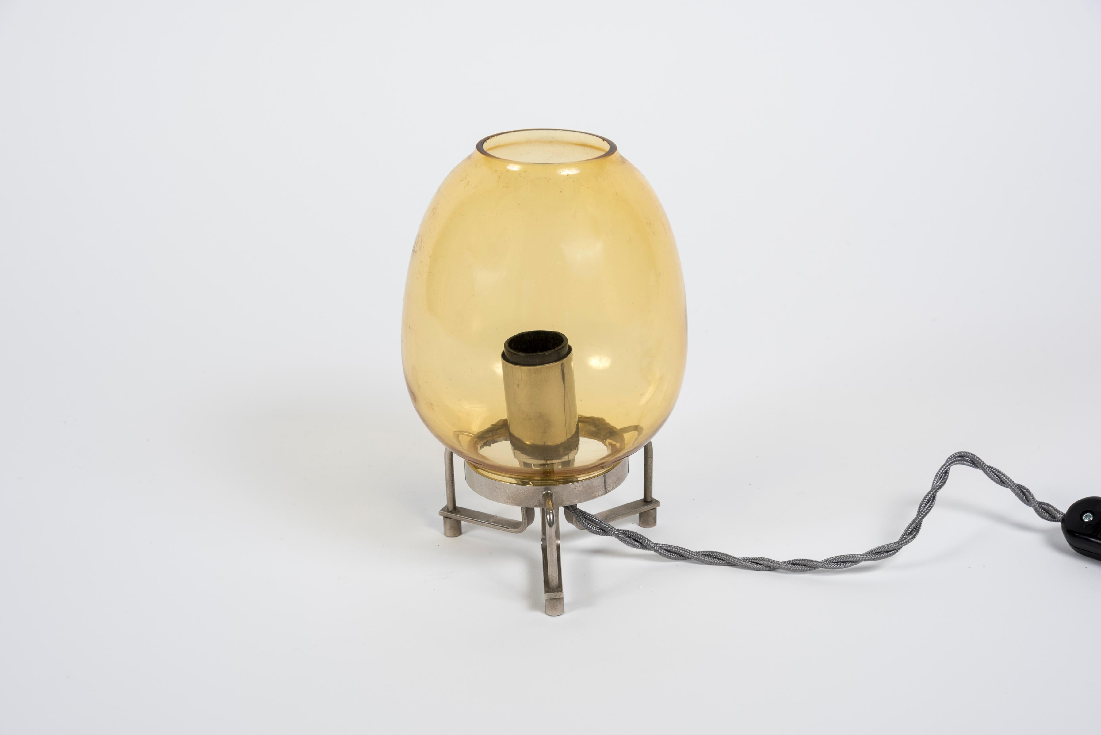 Métal Petite lampe de table italienne en vente
