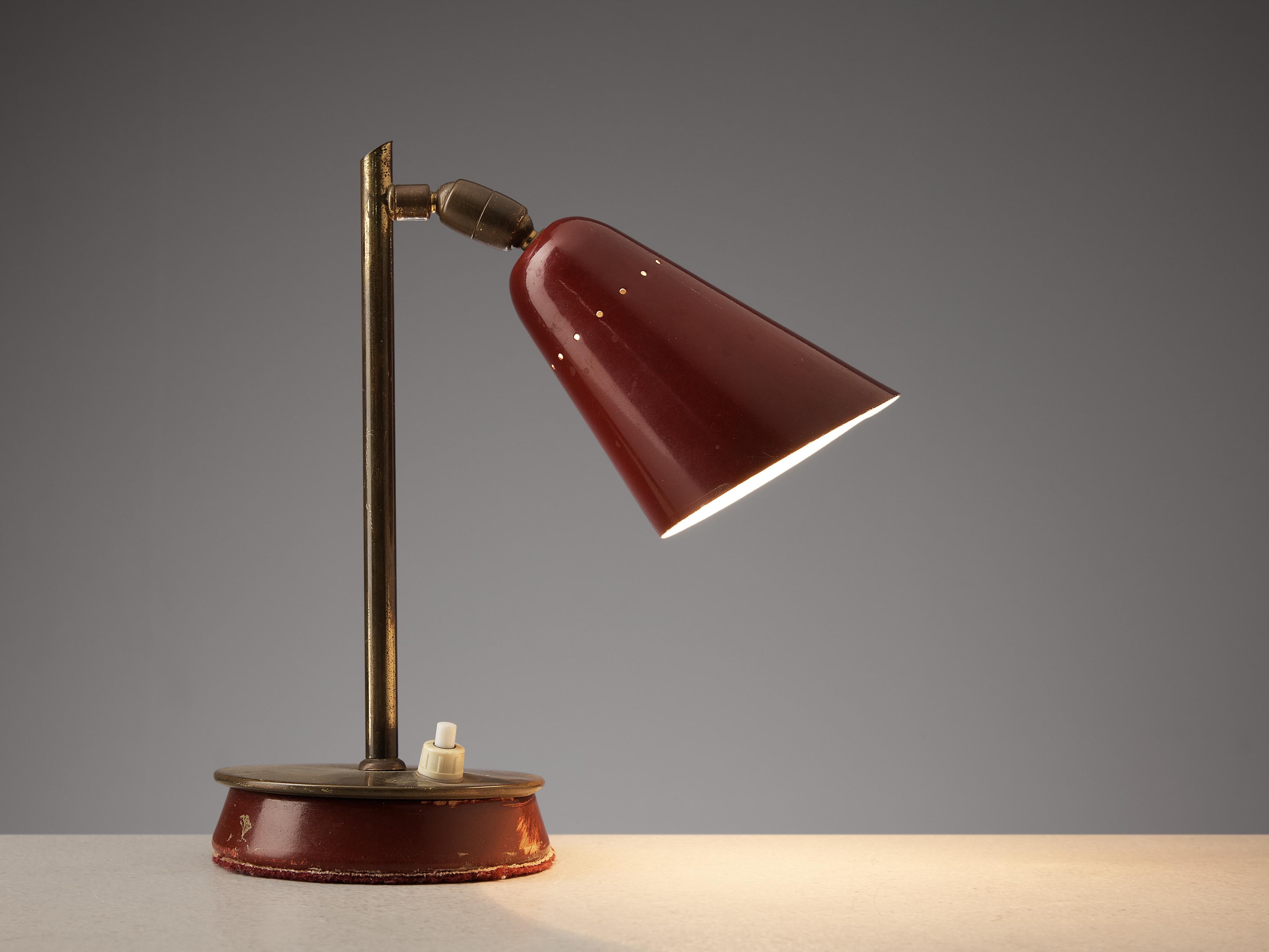 Small Italian Table Lamp in Brass and Red In Good Condition In Waalwijk, NL