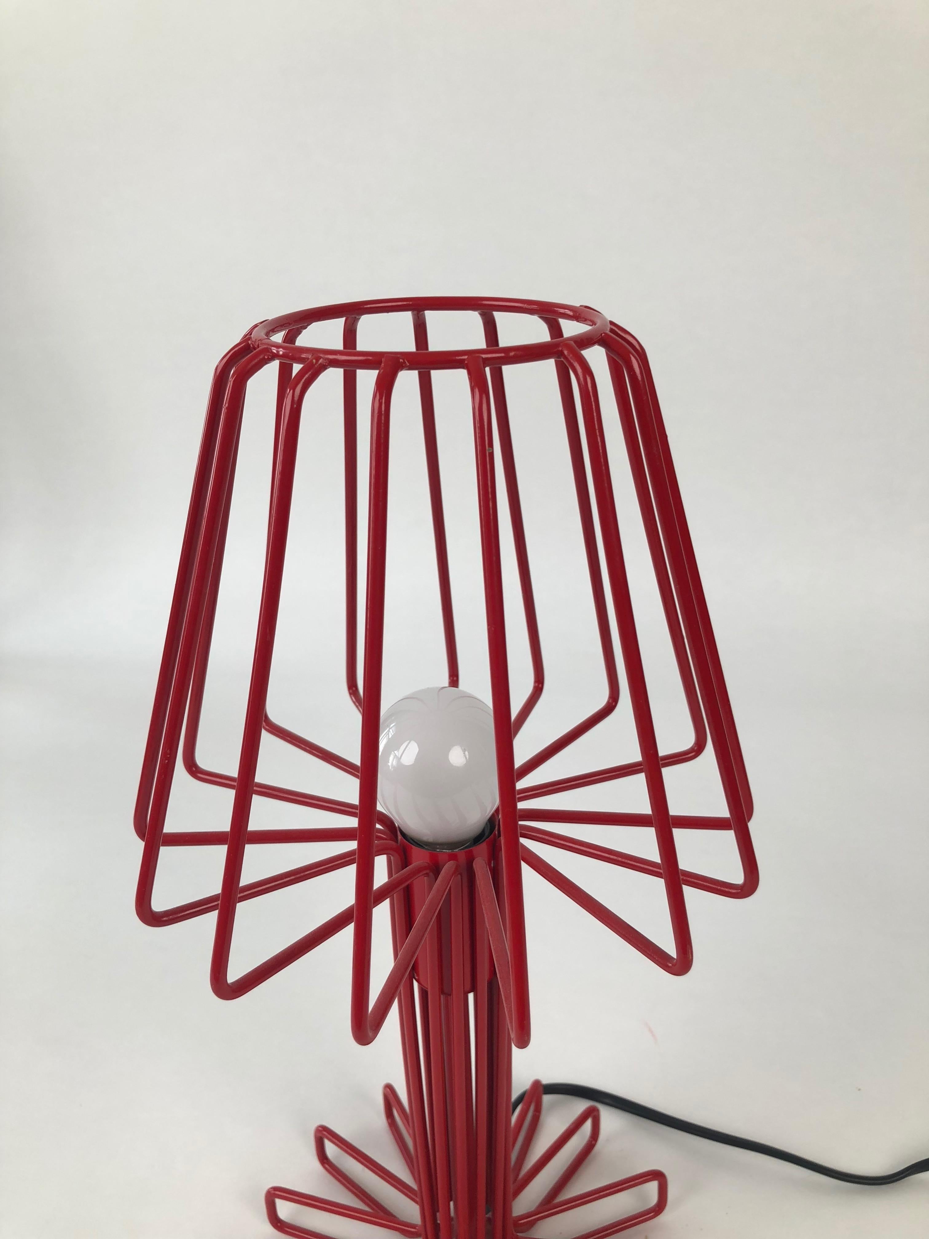 Metal Small Italian Table Lamp in Red For Sale