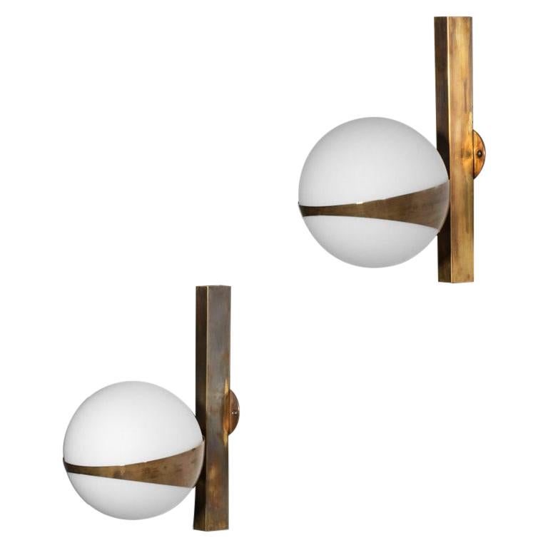 Small Italian Wall Light, Stilnovo Style, Opaline and Brass "Allegra"