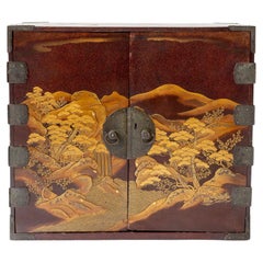 Petite armoire japonaise en laque Kodansu du 19ème siècle de la période Edo