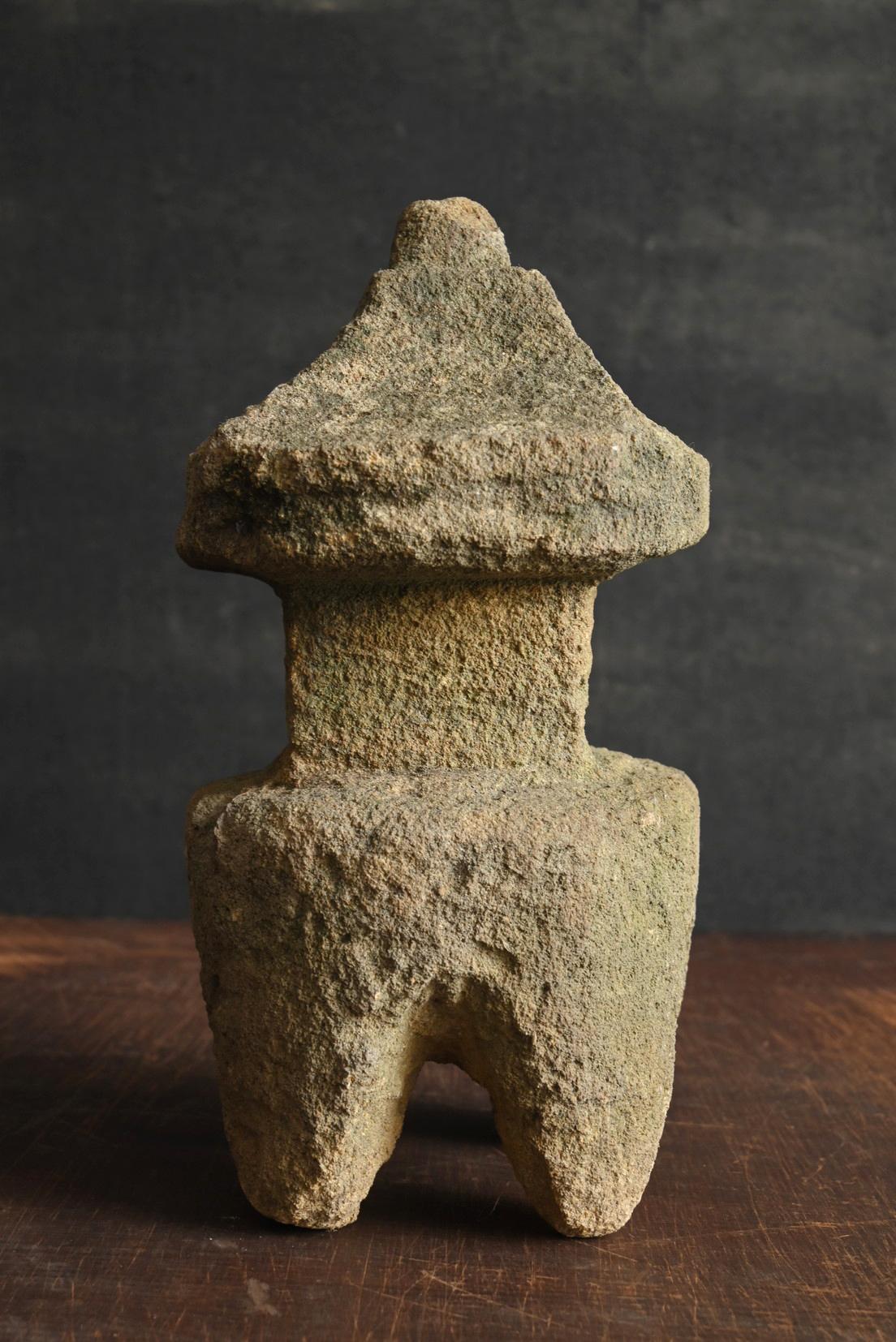 Petite lanterne japonaise ancienne en pierre / 1868-1920 / Objects fors fors Objects en vente 5