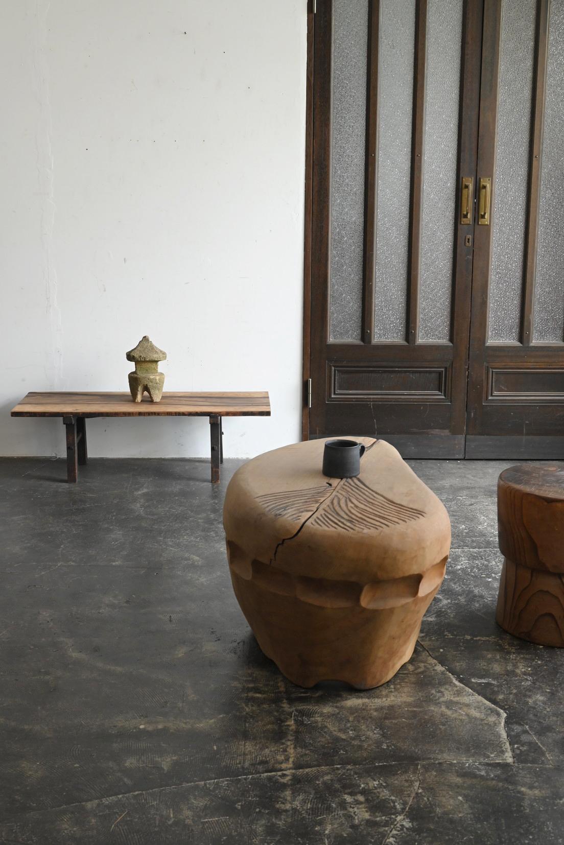 Sculpté à la main Petite lanterne japonaise ancienne en pierre / 1868-1920 / Objects fors fors Objects en vente