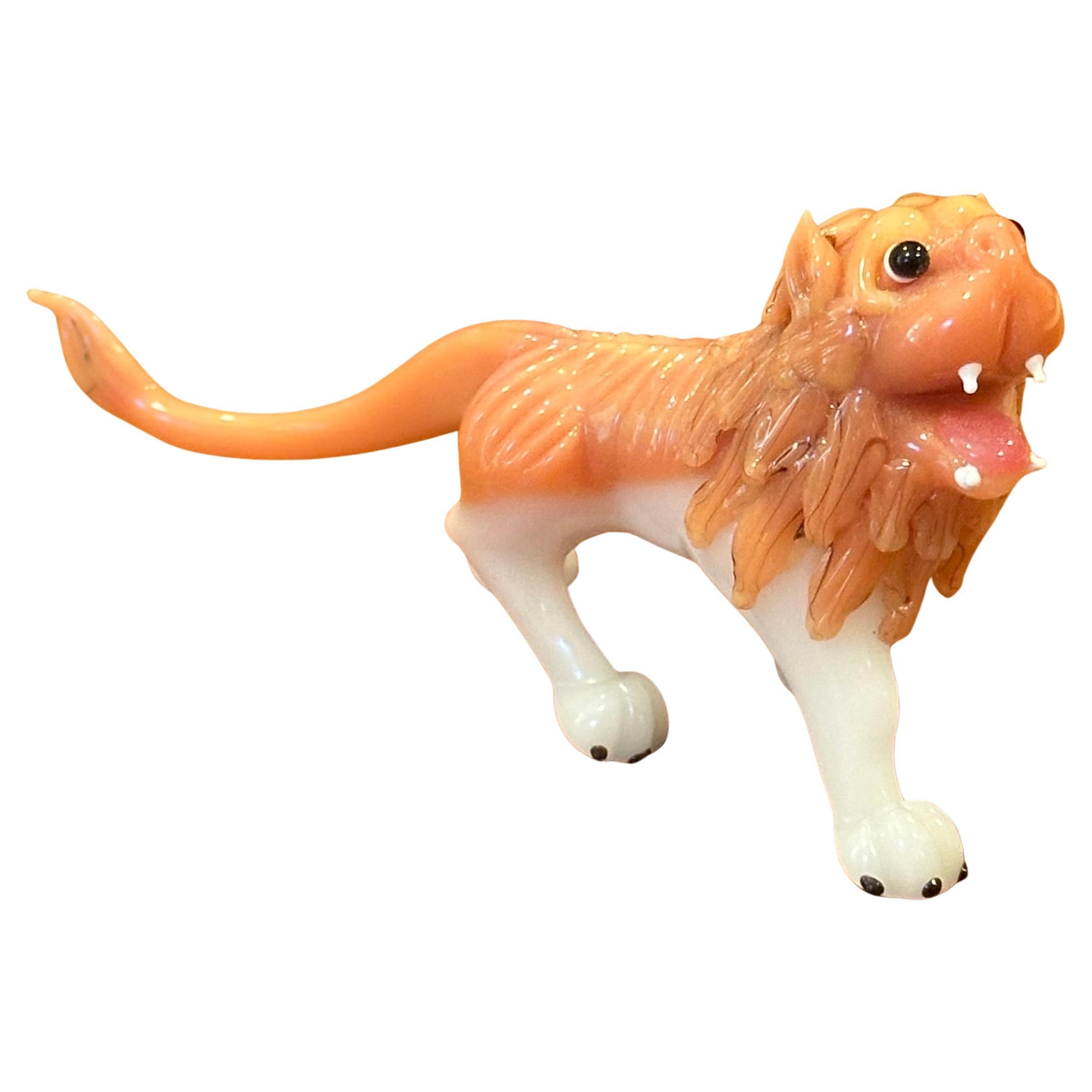 Pequeño perro Foo / león escultura / pisapapeles de vidrio artístico japonés
