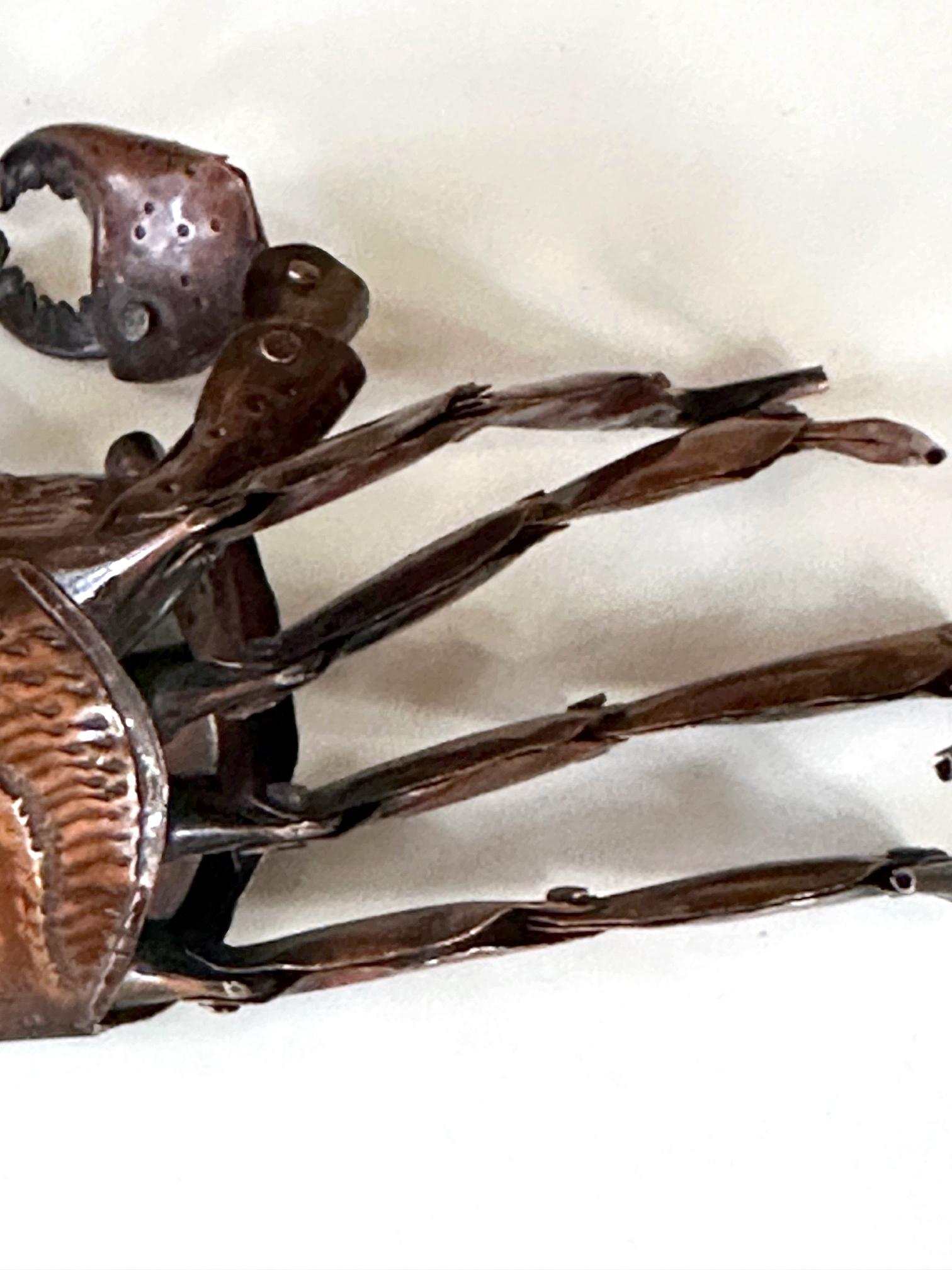 Petit crabe articulé japonais Jizai Okimono de la période Meiji signé en vente 3