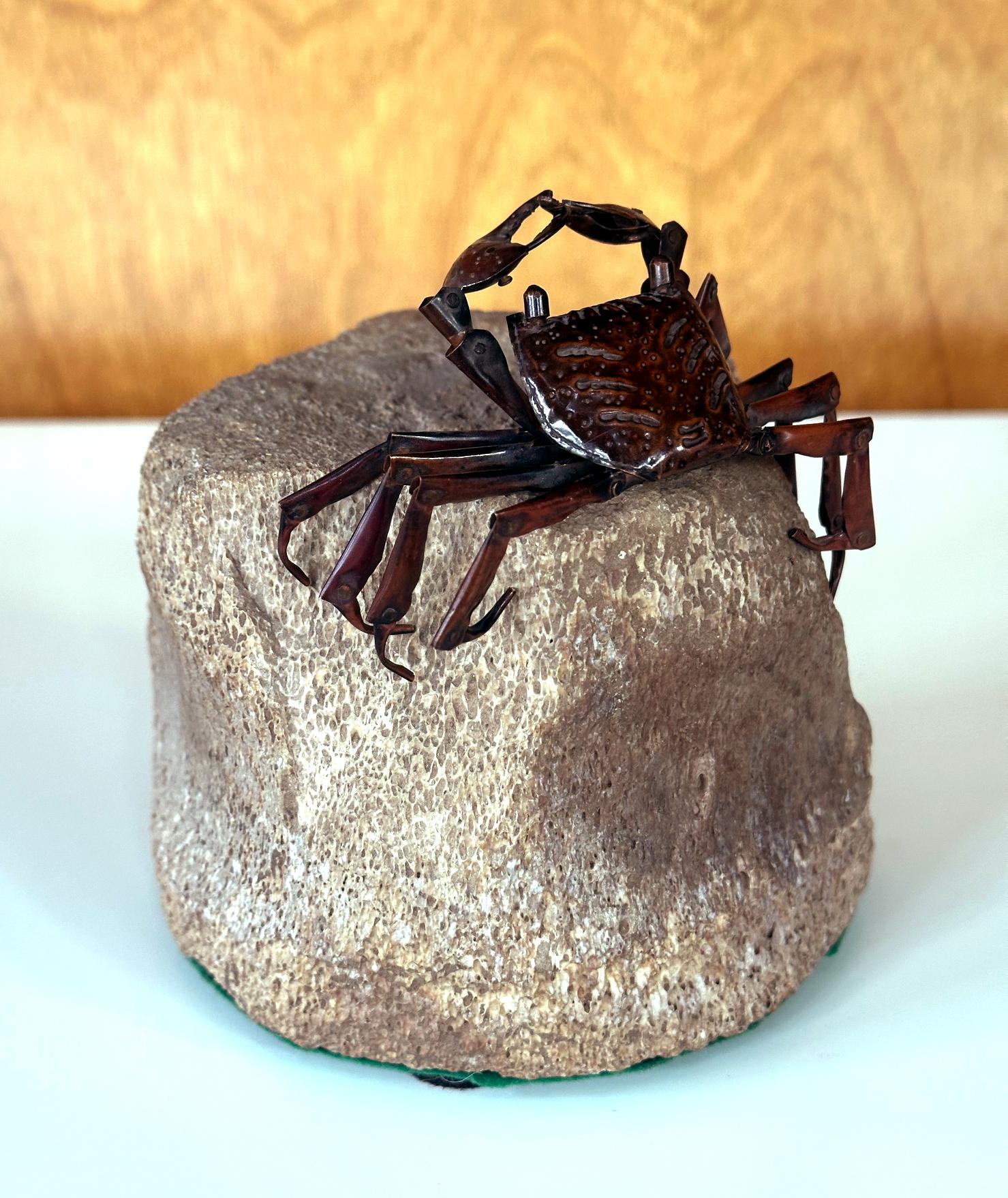 Petit crabe articulé japonais Jizai Okimono de la période Meiji signé en vente 5