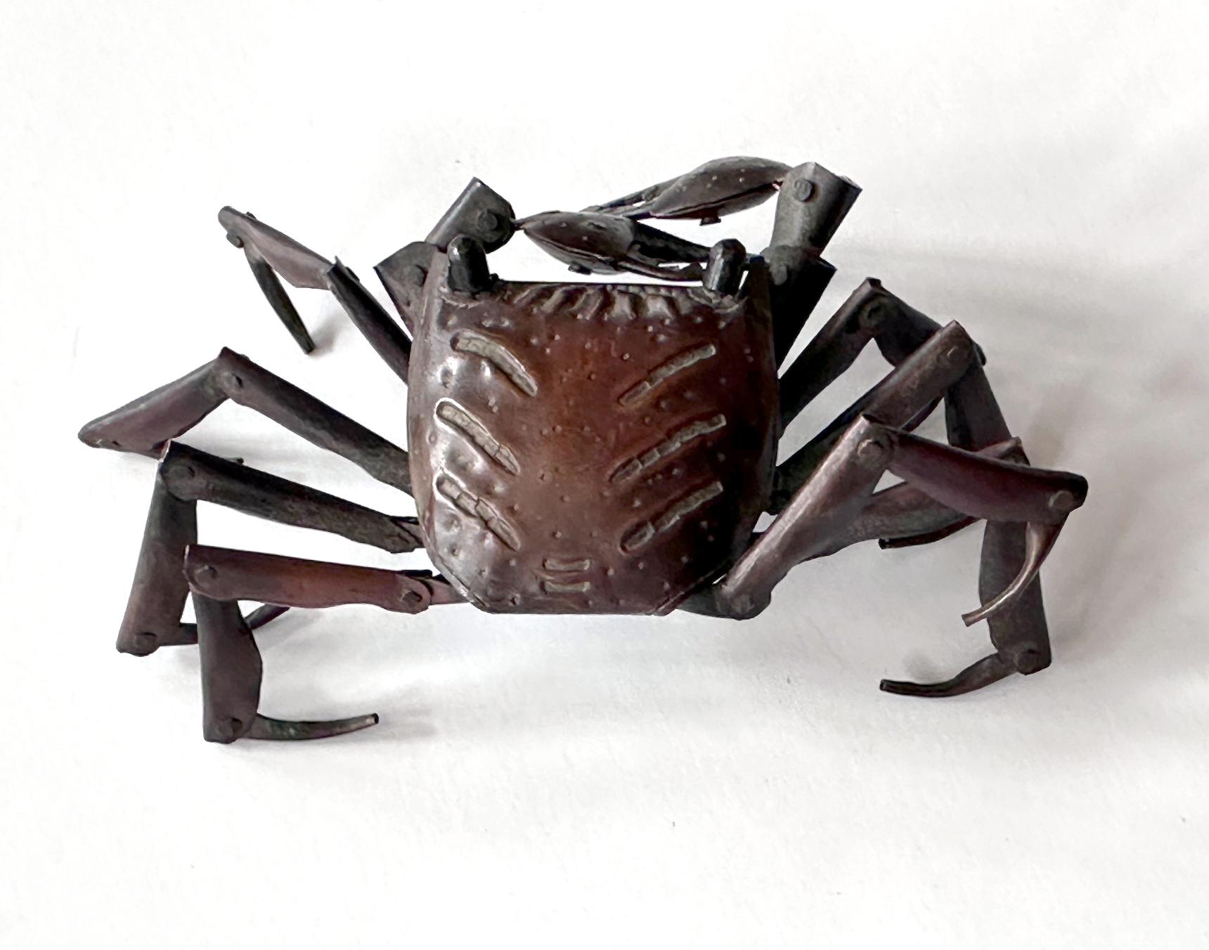 A small copper crab with articulated legs made by Myochin Hiroyoshi in the late Meiji Period circa 1890-1900s. One of the pair (the other one is listed separately LU945037876072, but they can be purchased together). As an ornamental display item,