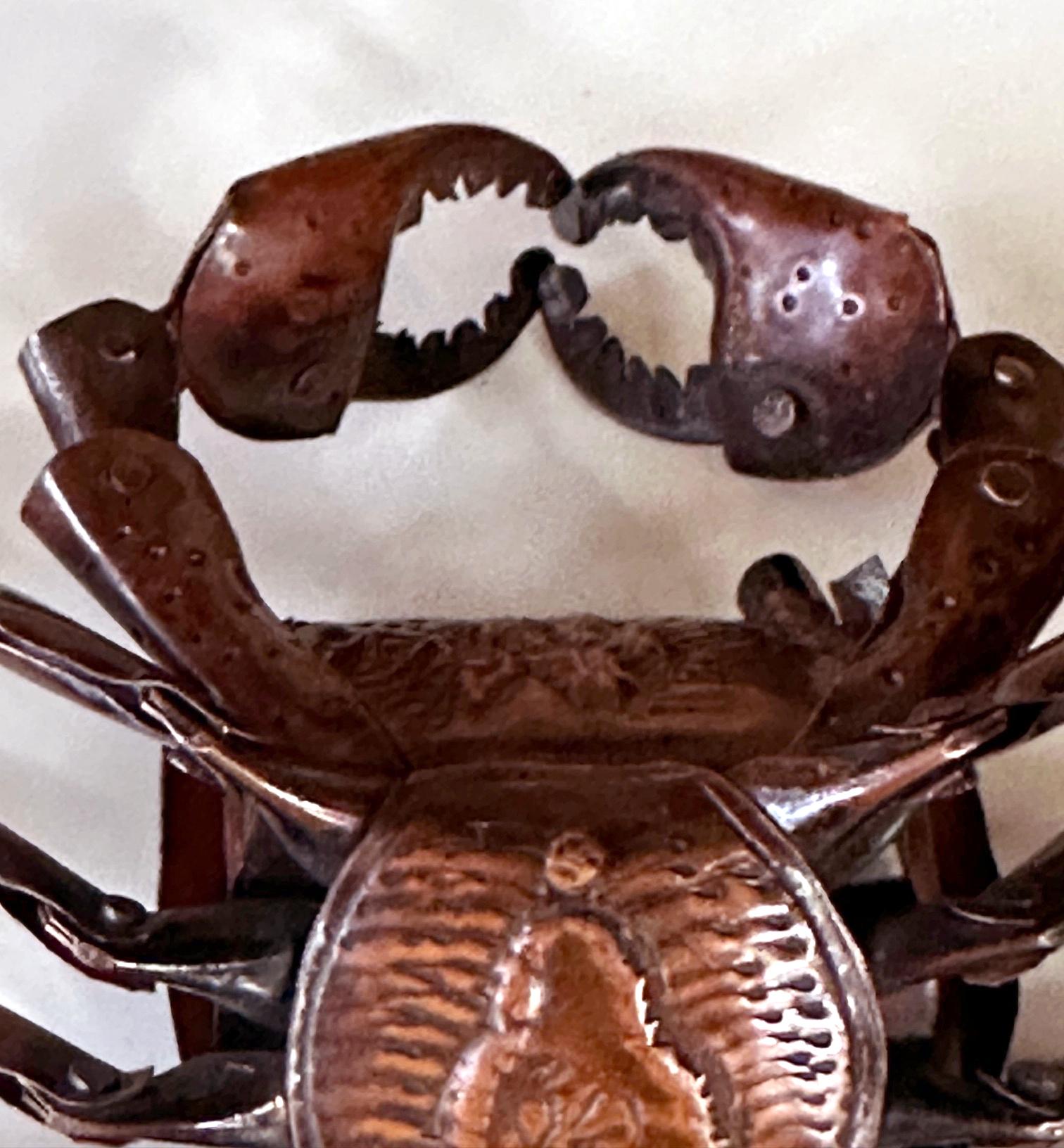 Cuivre Petit crabe articulé japonais Jizai Okimono de la période Meiji signé en vente