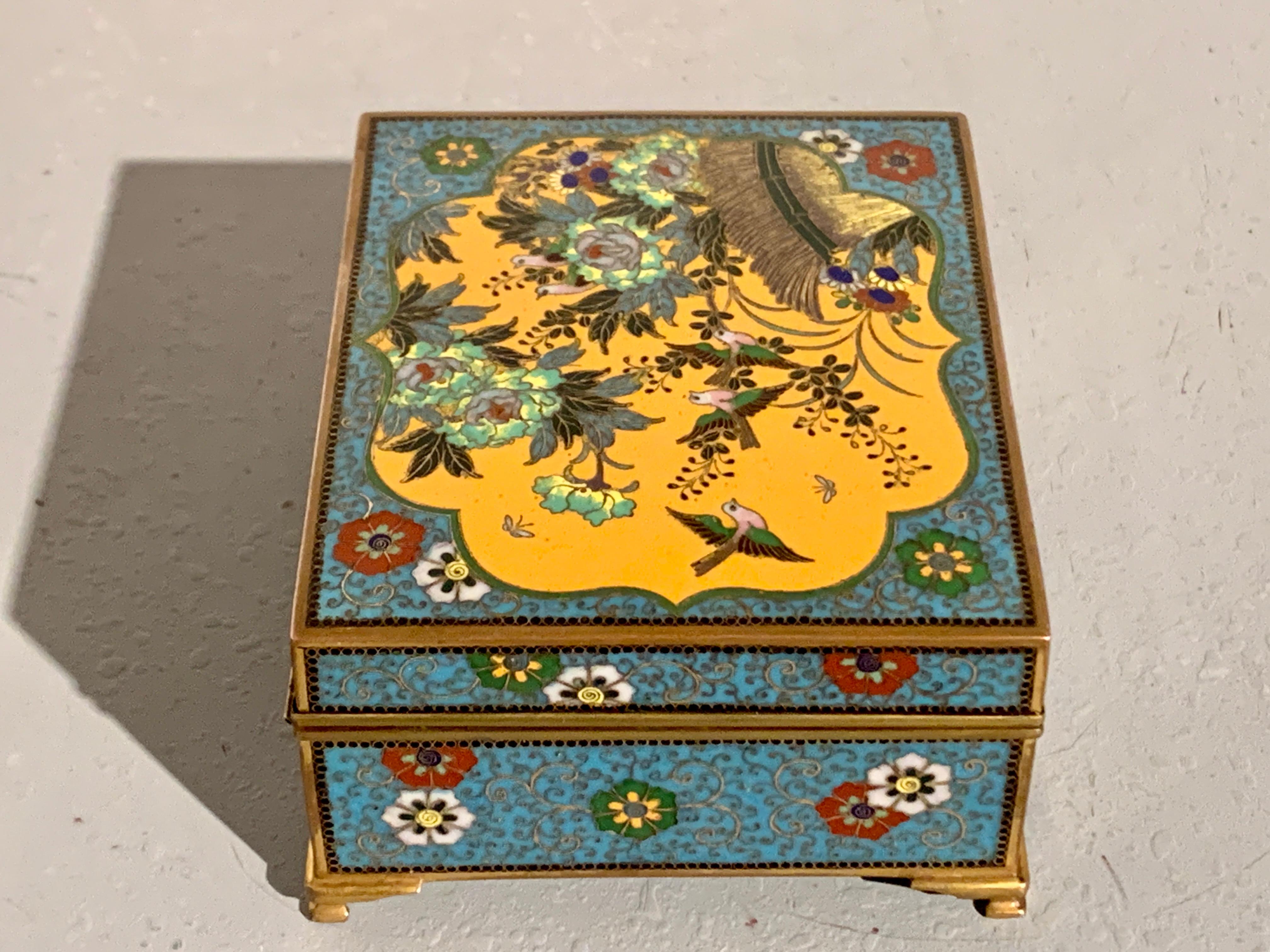 Cloissoné Small Japanese Cloisonne Box by Ando, Meiji Period, circa 1910, Japan