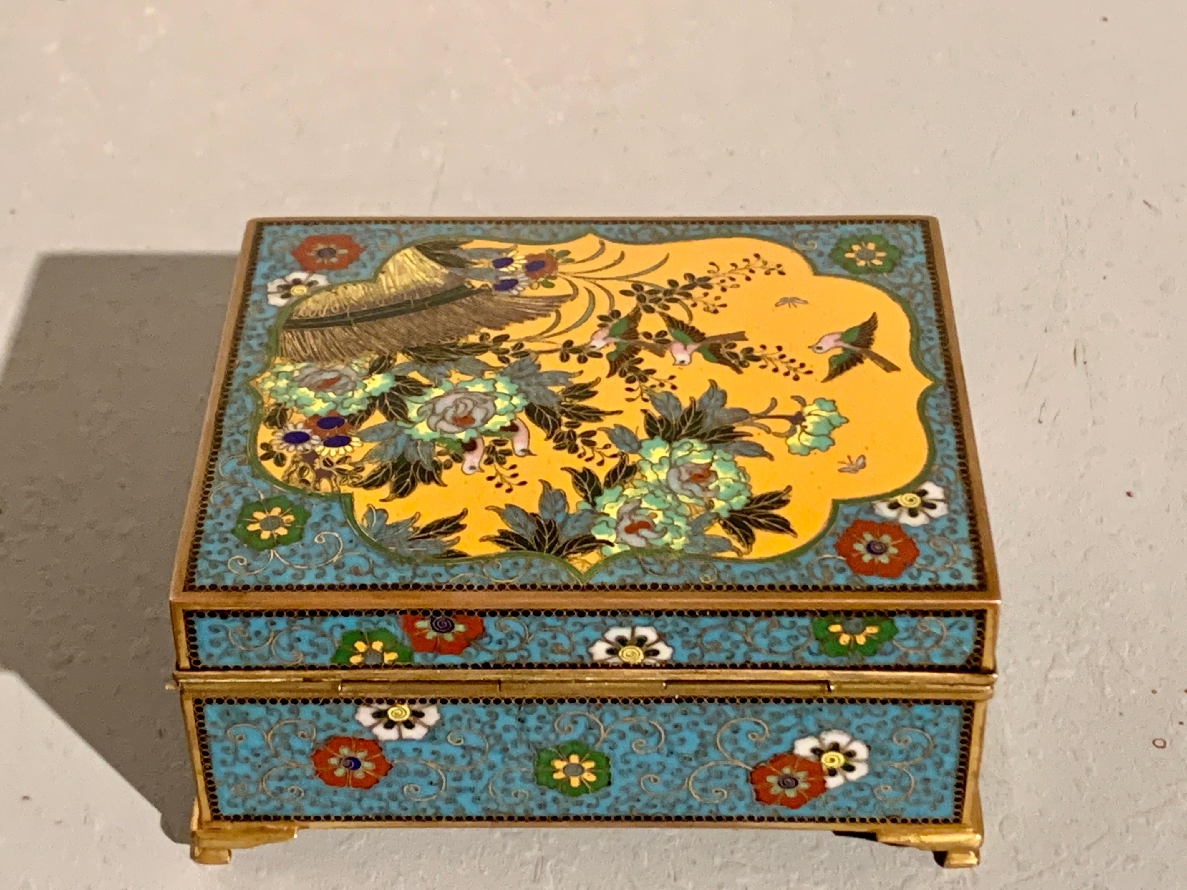 Small Japanese Cloisonne Box by Ando, Meiji Period, circa 1910, Japan In Fair Condition In Austin, TX