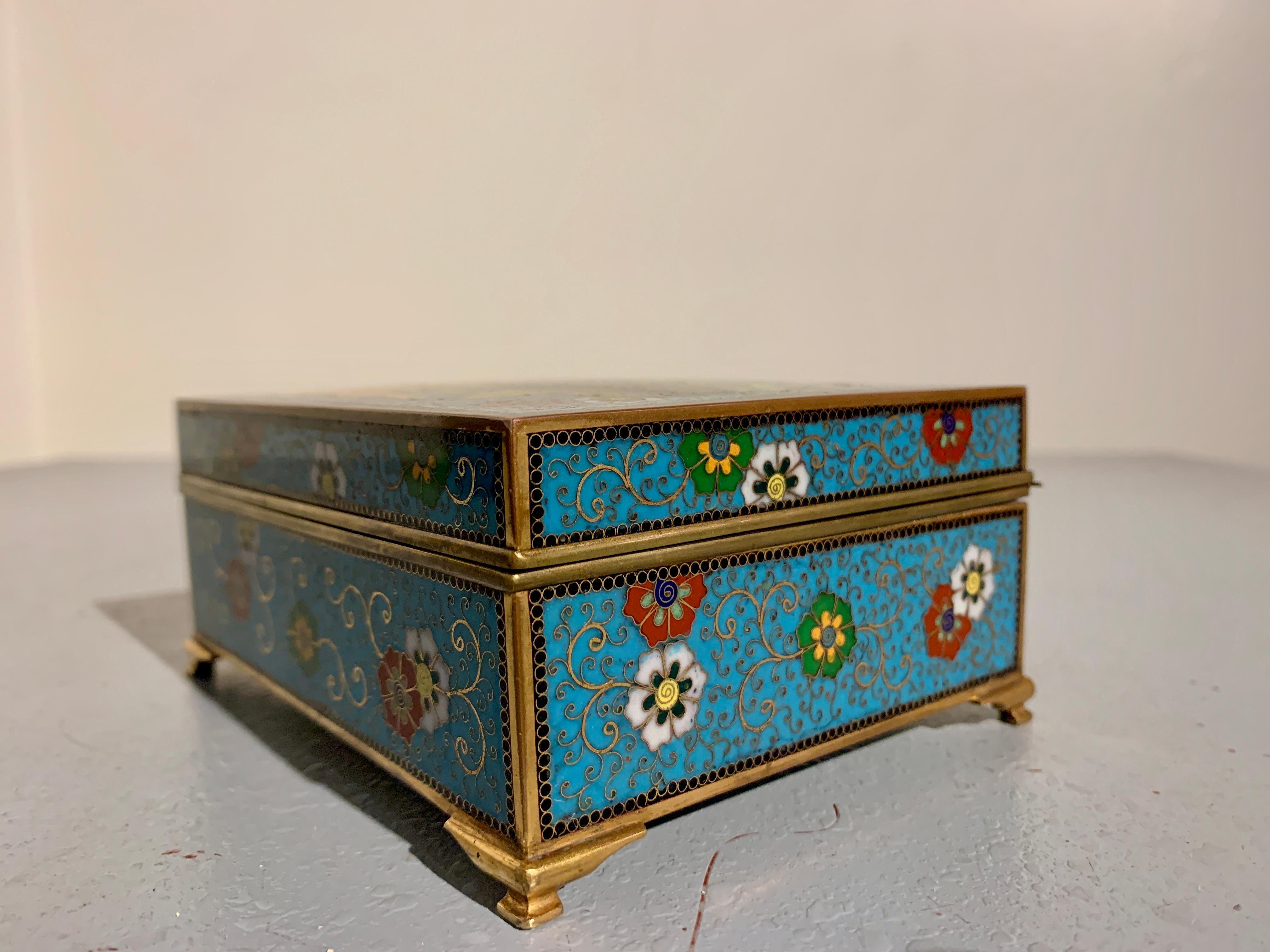 Small Japanese Cloisonne Box by Ando, Meiji Period, circa 1910, Japan 3