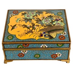 Small Japanese Cloisonne Box by Ando, Meiji Period, circa 1910, Japan