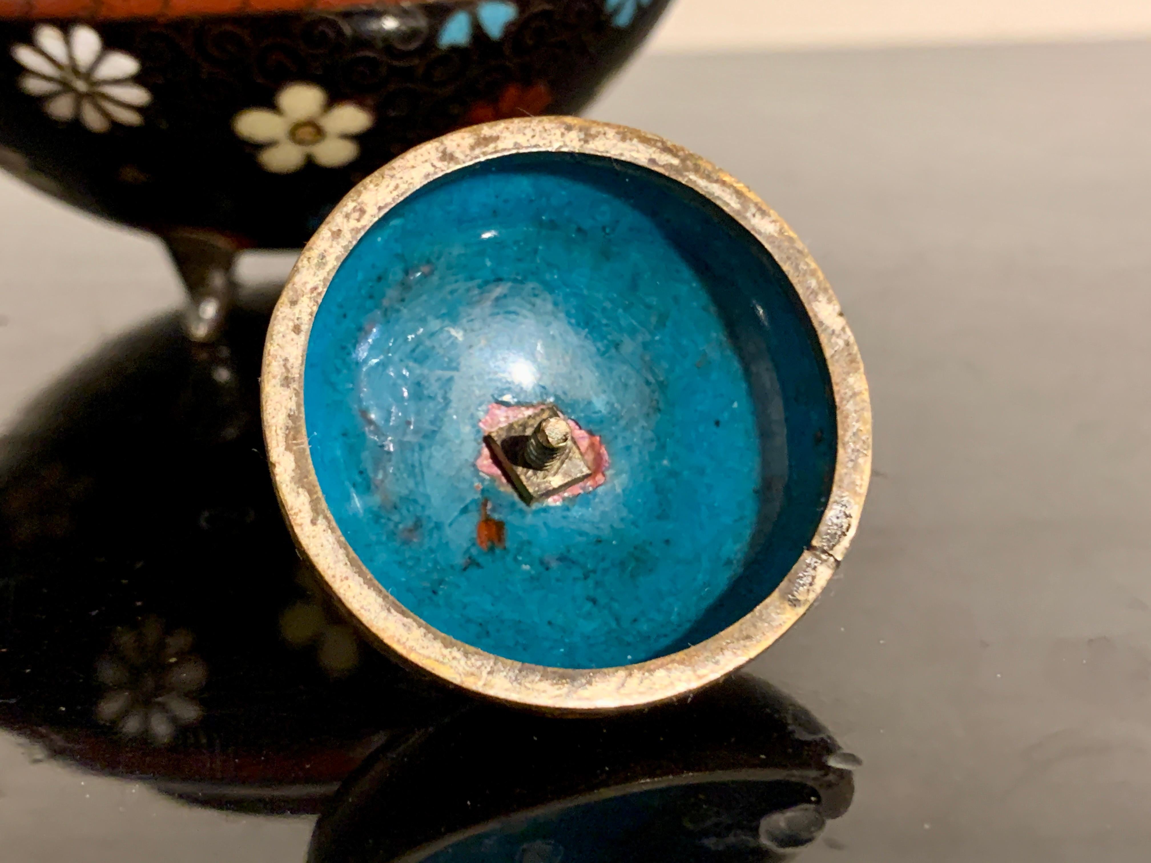 Small Japanese Cloisonné Censer, Koro, Meiji Period, Late 19th Century, Japan For Sale 9