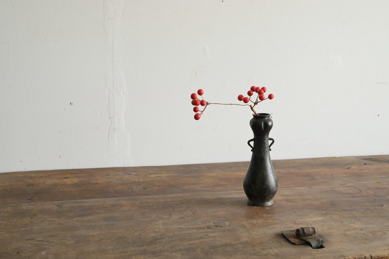 Small Japanese copper vase made in the late Edo period / 1750-1868 / Flower vase For Sale 13