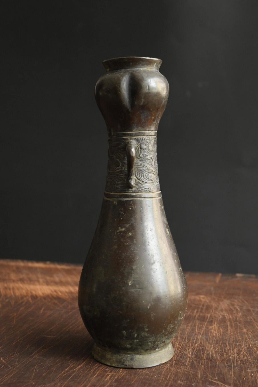 Copper Small Japanese copper vase made in the late Edo period / 1750-1868 / Flower vase For Sale